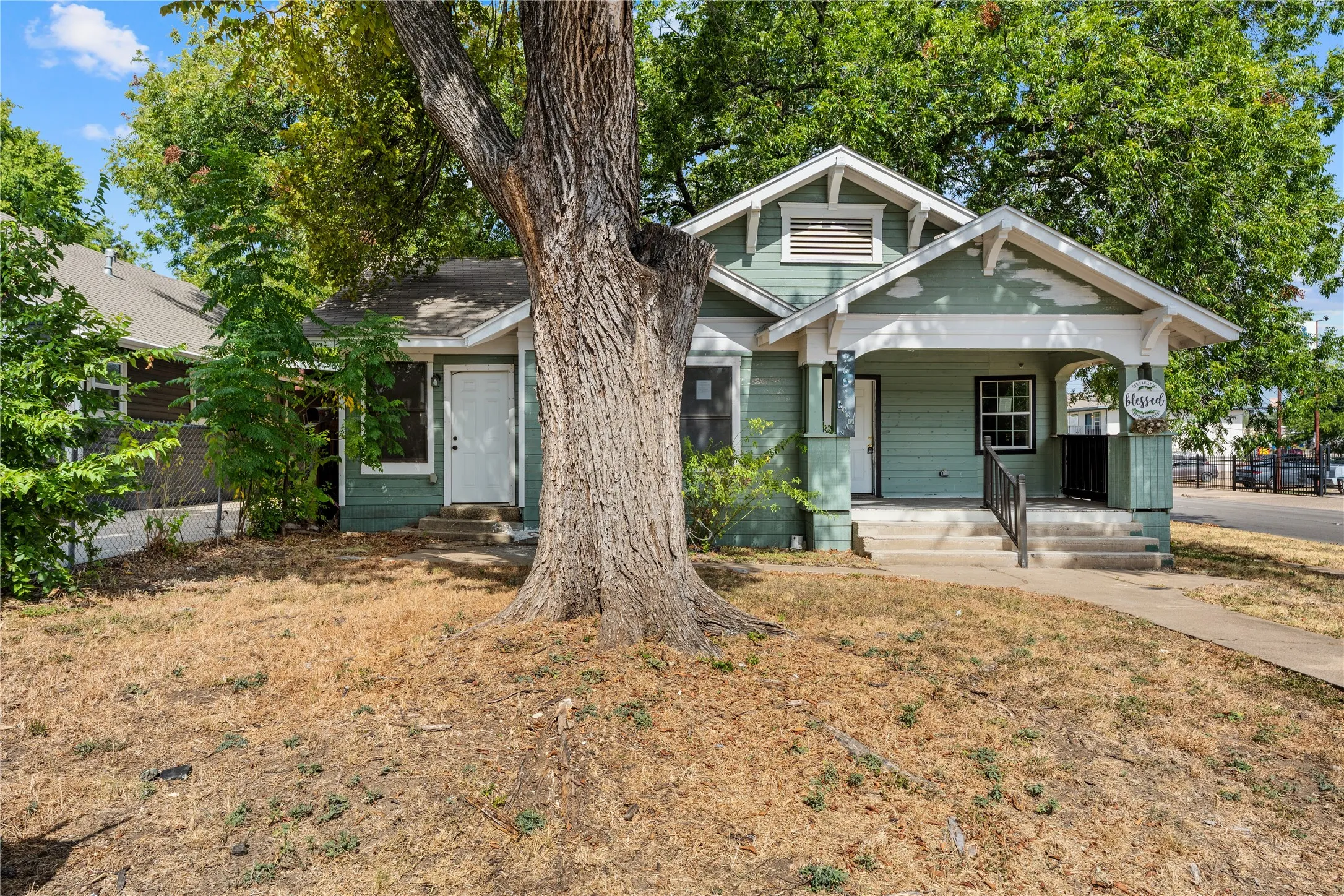 Single Family Residence For Sale in Mc Lennan County , 2601 Gorman Avenue, Waco, Texas 76707, 4 Bedroom, 2 Bathroom, Garage spaces, 1,699 Sqft, built in 1930, mls#21390960, Real Estate Agent in Waco, Homes For Sale in Mc Lennan county, Homes For Sale in Waco, Realtor in Waco Texas, Real Estate Brokerage Independent Realty Texas, Luminita Cordes Realtor