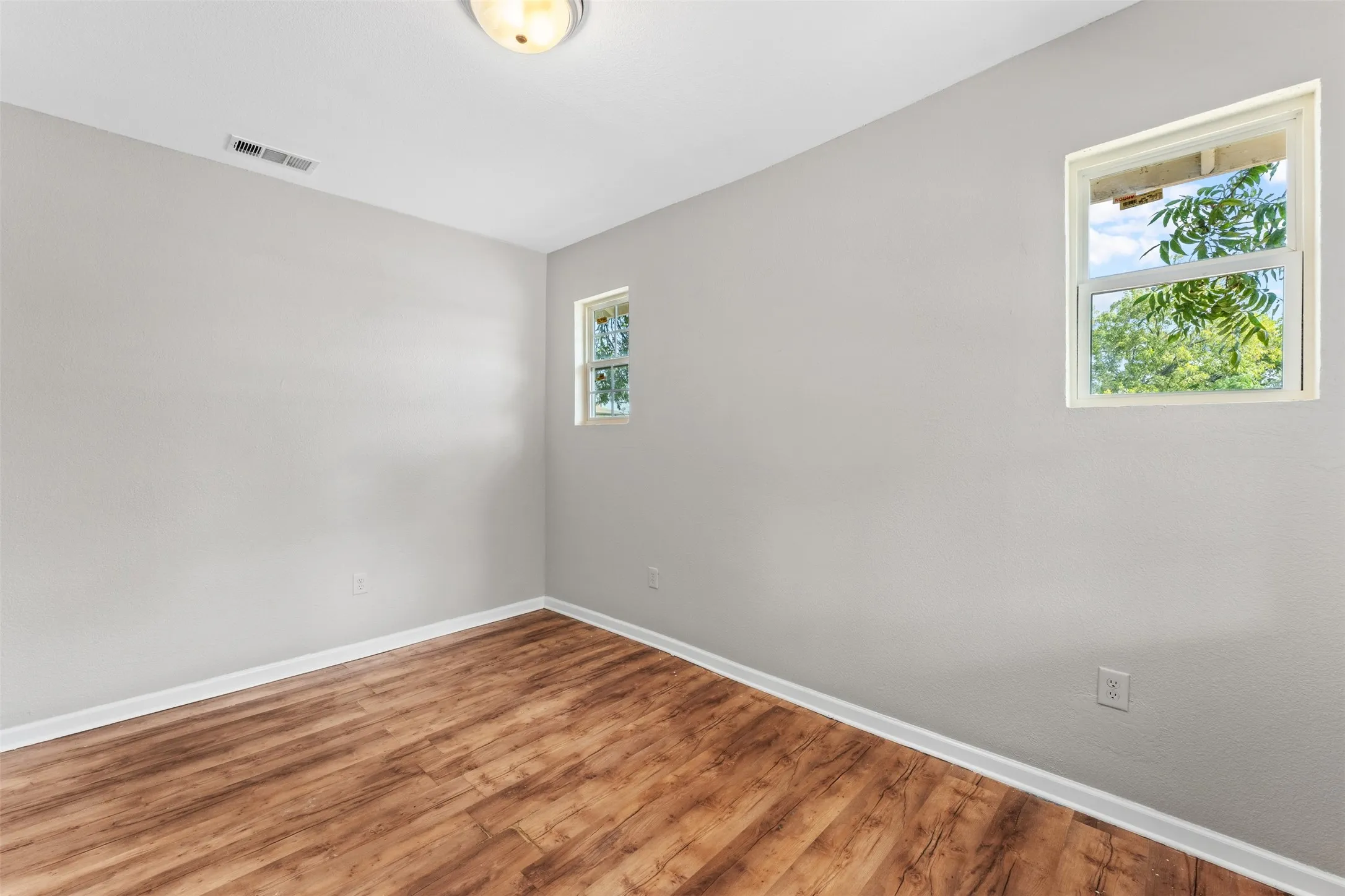 Single Family Residence For Sale in Mc Lennan County , 2601 Gorman Avenue, Waco, Texas 76707, 4 Bedroom, 2 Bathroom, Garage spaces, 1,699 Sqft, built in 1930, mls#21390960, Real Estate Agent in Waco, Homes For Sale in Mc Lennan county, Homes For Sale in Waco, Realtor in Waco Texas, Real Estate Brokerage Independent Realty Texas, Luminita Cordes Realtor