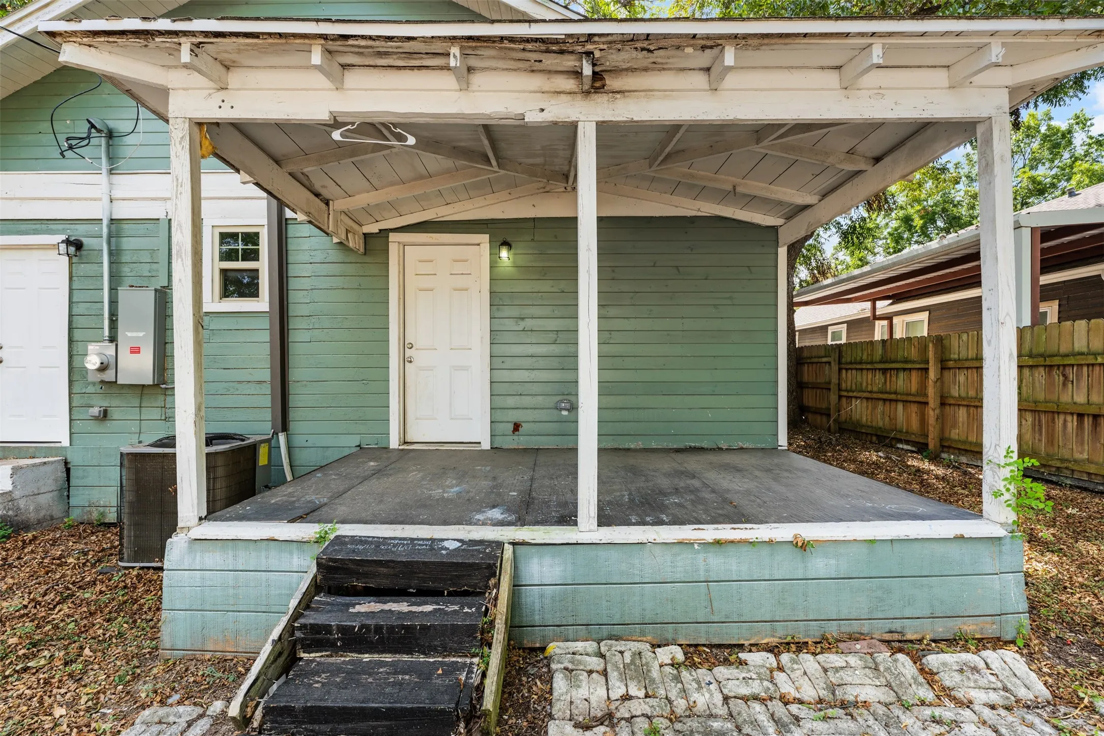 Single Family Residence For Sale in Mc Lennan County , 2601 Gorman Avenue, Waco, Texas 76707, 4 Bedroom, 2 Bathroom, Garage spaces, 1,699 Sqft, built in 1930, mls#21390960, Real Estate Agent in Waco, Homes For Sale in Mc Lennan county, Homes For Sale in Waco, Realtor in Waco Texas, Real Estate Brokerage Independent Realty Texas, Luminita Cordes Realtor