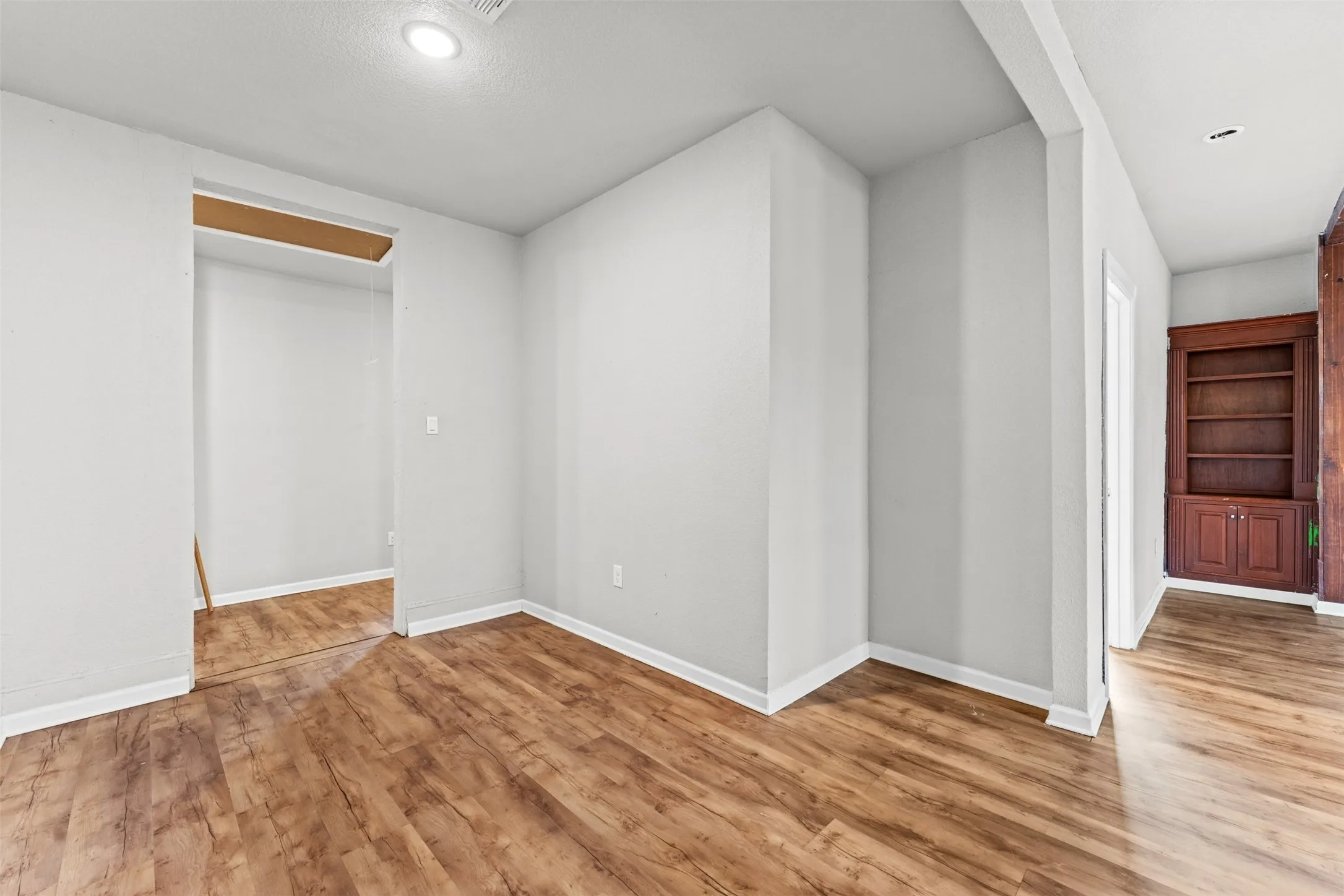 Single Family Residence For Sale in Mc Lennan County , 2601 Gorman Avenue, Waco, Texas 76707, 4 Bedroom, 2 Bathroom, Garage spaces, 1,699 Sqft, built in 1930, mls#21390960, Real Estate Agent in Waco, Homes For Sale in Mc Lennan county, Homes For Sale in Waco, Realtor in Waco Texas, Real Estate Brokerage Independent Realty Texas, Luminita Cordes Realtor
