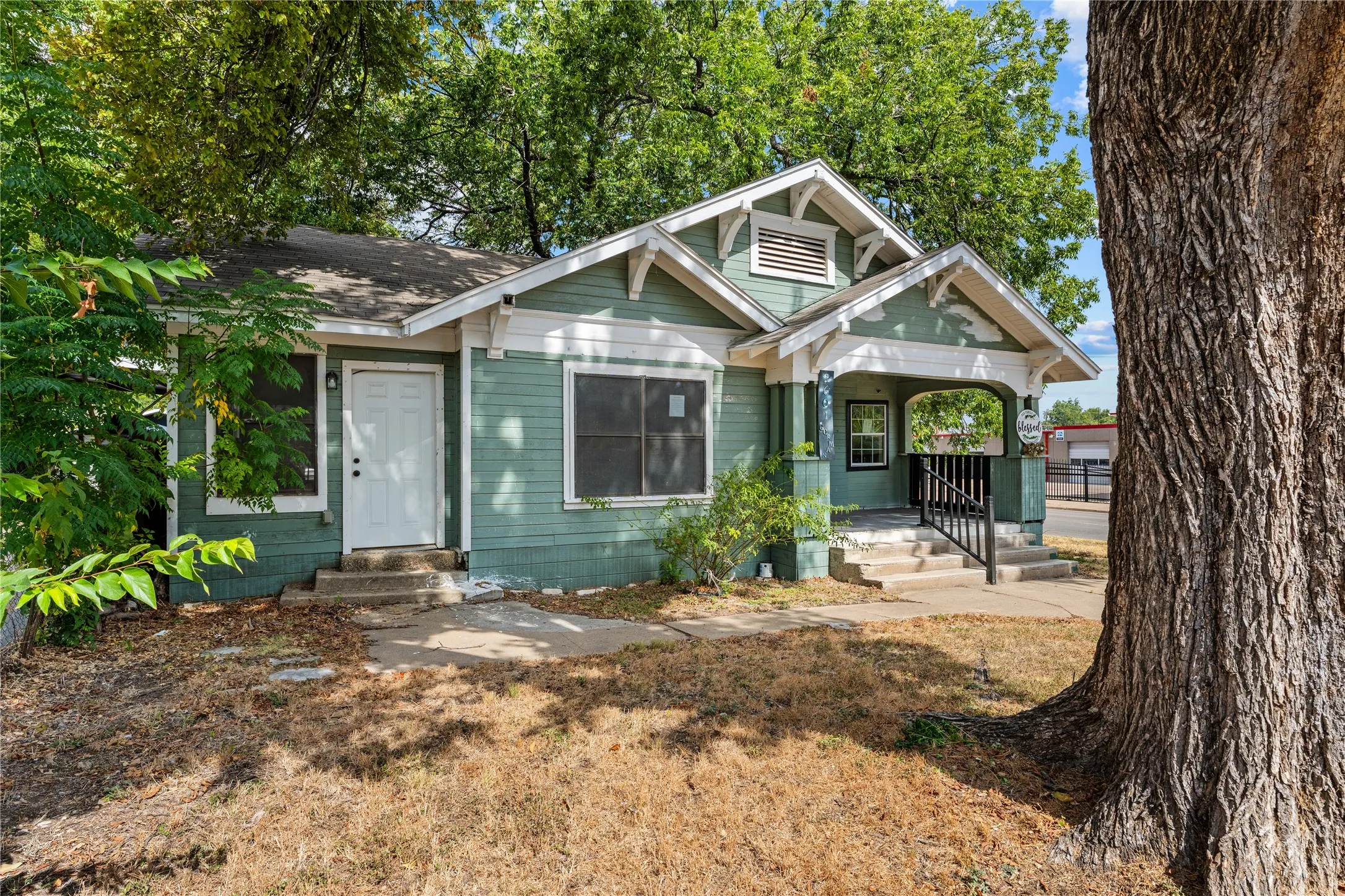 Single Family Residence For Sale in Mc Lennan County , 2601 Gorman Avenue, Waco, Texas 76707, 4 Bedroom, 2 Bathroom, Garage spaces, 1,699 Sqft, built in 1930, mls#21390960, Real Estate Agent in Waco, Homes For Sale in Mc Lennan county, Homes For Sale in Waco, Realtor in Waco Texas, Real Estate Brokerage Independent Realty Texas, Luminita Cordes Realtor