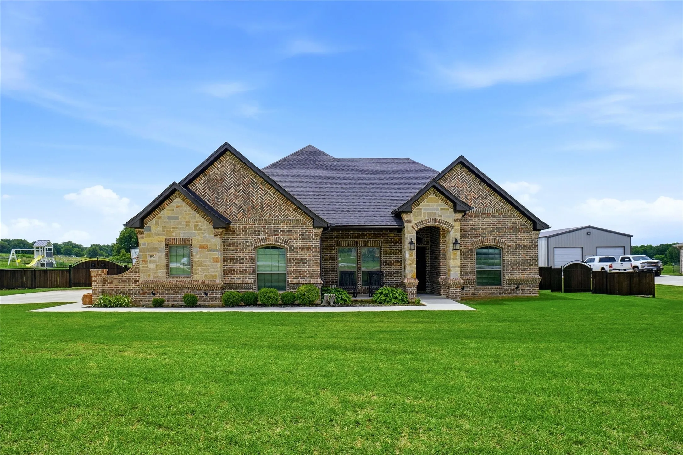 Single Family Residence For Rent