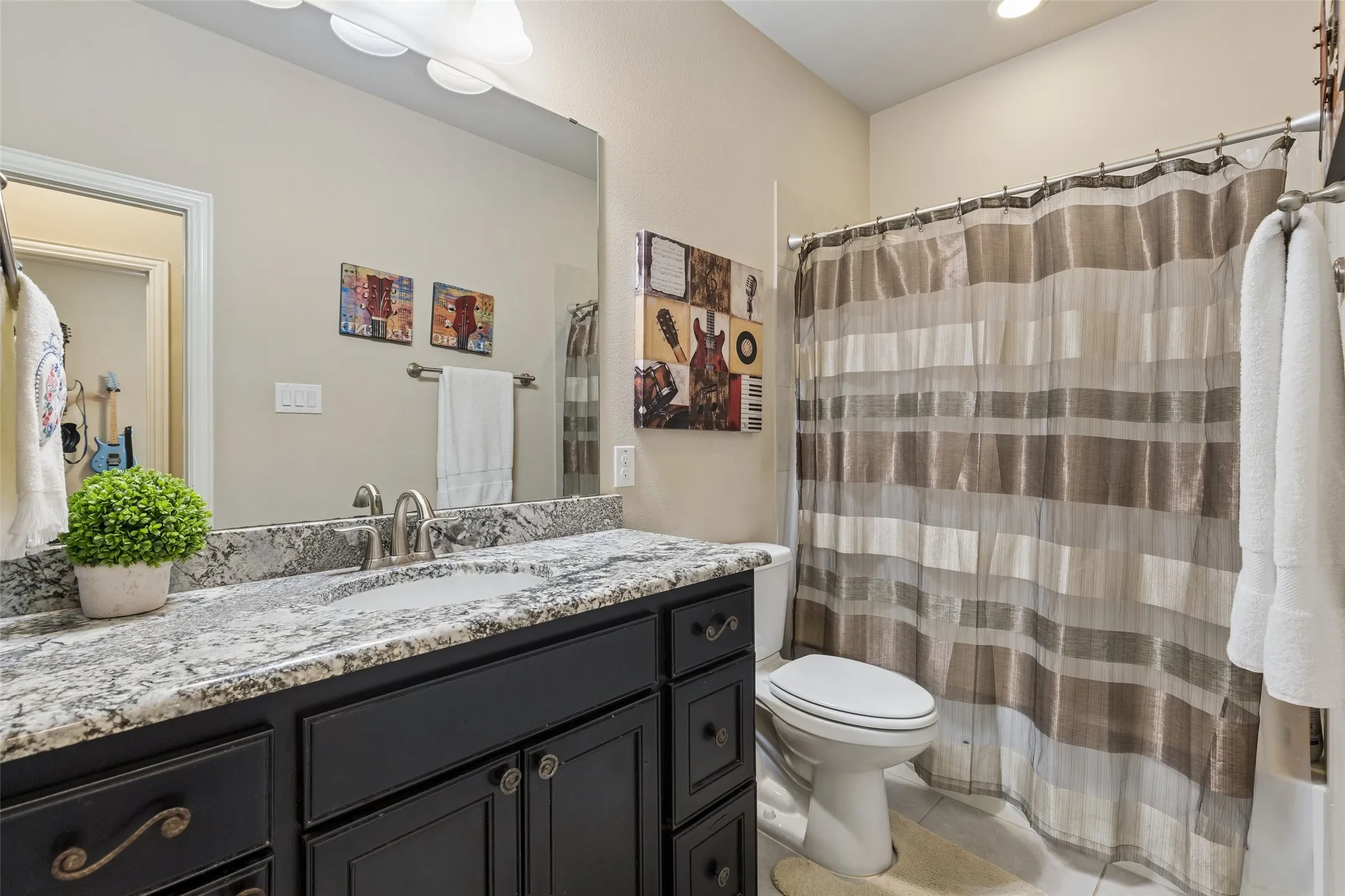 Single Family Residence For Sale in Denton County , 1021 Ladera Boulevard, Highland Village, Texas 75077, 2 Bedroom, 2 Bathroom, 2 Garage spaces, 1,890 Sqft, built in 2020, mls#21381444, Real Estate Agent in Highland Village, Homes For Sale in Denton county, Homes For Sale in Highland Village, Realtor in Highland Village Texas, Real Estate Brokerage Independent Realty Texas, Luminita Cordes Realtor