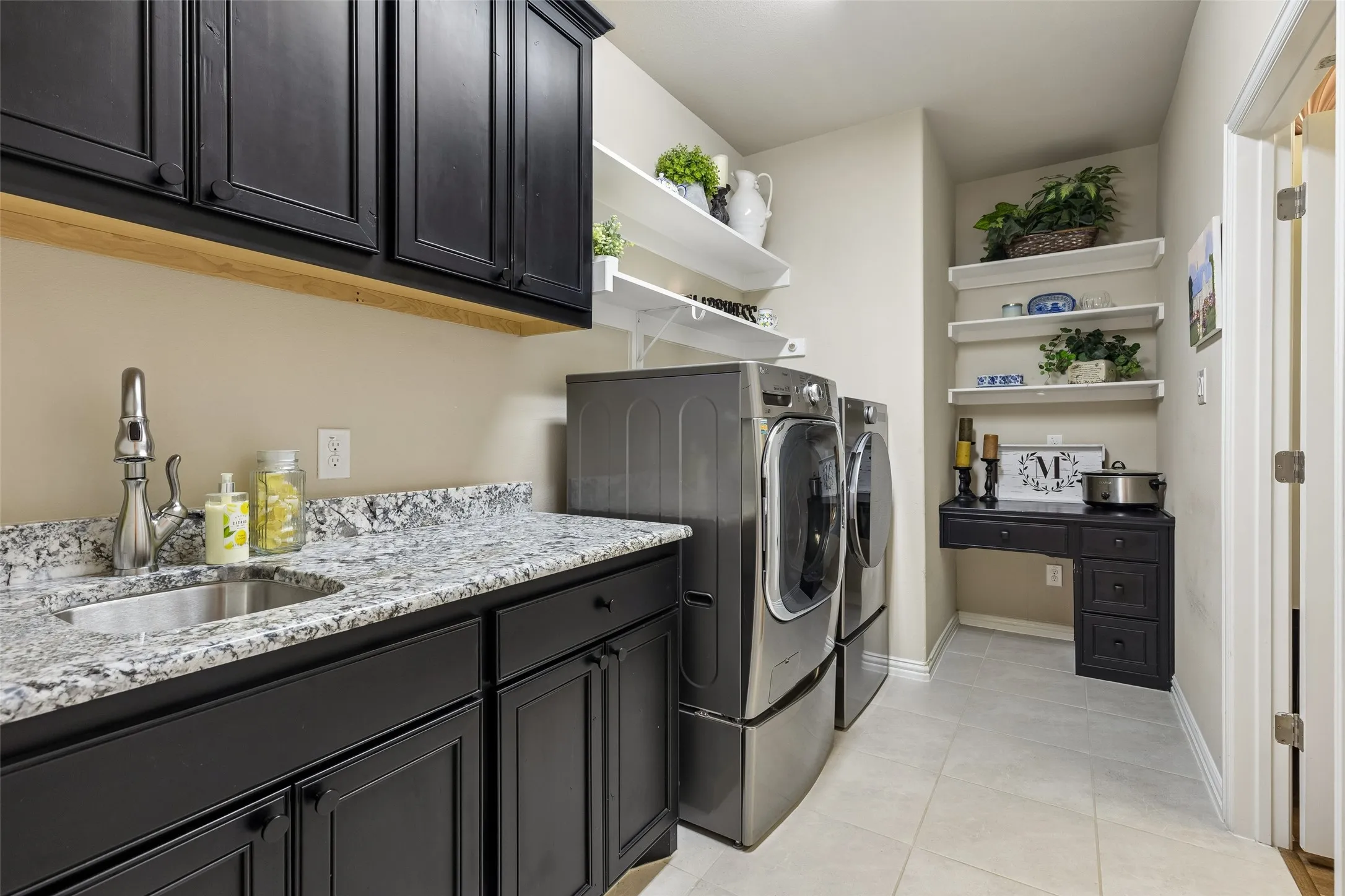 Single Family Residence For Sale in Denton County , 1021 Ladera Boulevard, Highland Village, Texas 75077, 2 Bedroom, 2 Bathroom, 2 Garage spaces, 1,890 Sqft, built in 2020, mls#21381444, Real Estate Agent in Highland Village, Homes For Sale in Denton county, Homes For Sale in Highland Village, Realtor in Highland Village Texas, Real Estate Brokerage Independent Realty Texas, Luminita Cordes Realtor