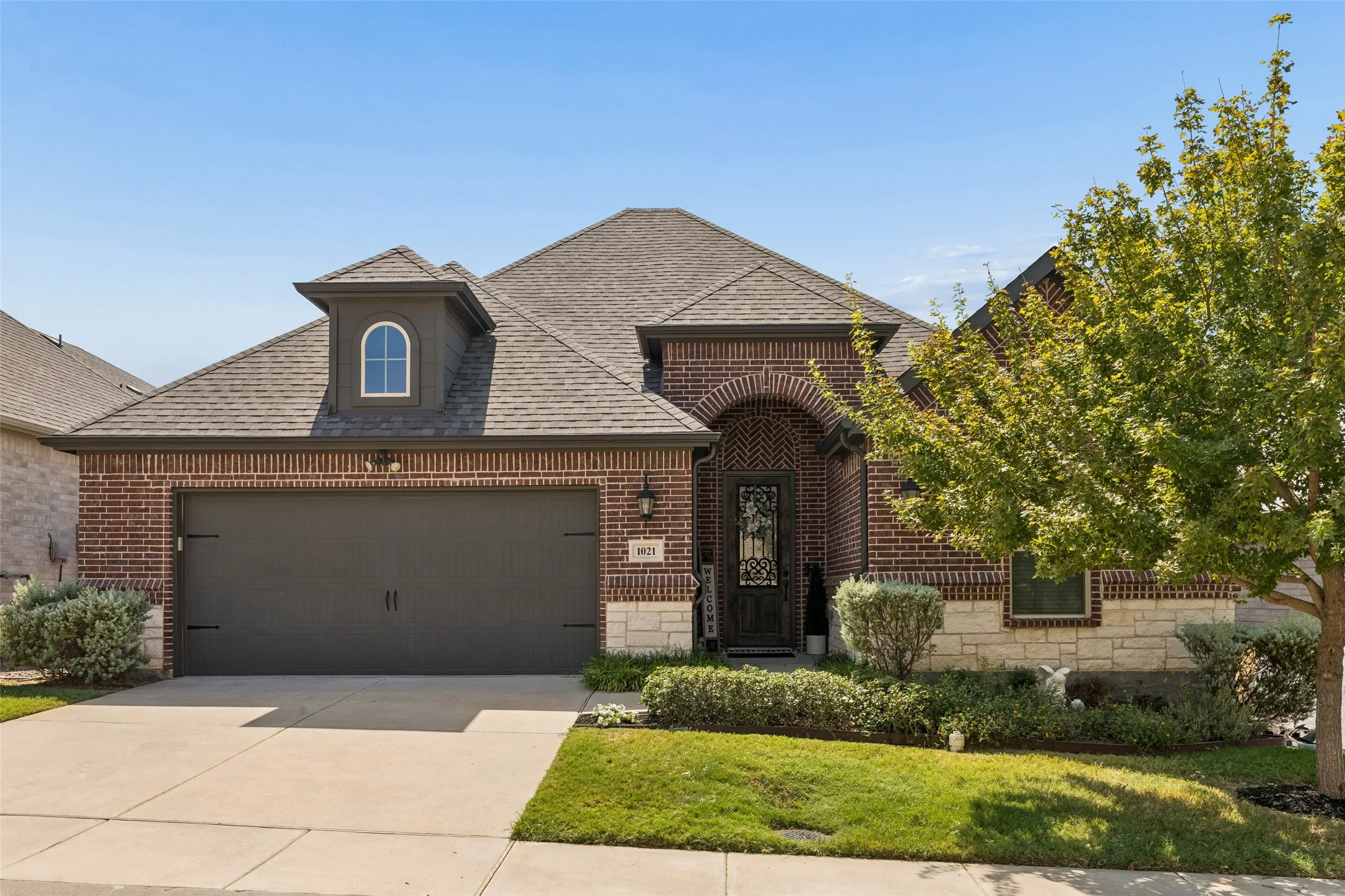 Single Family Residence For Sale in Denton County , 1021 Ladera Boulevard, Highland Village, Texas 75077, 2 Bedroom, 2 Bathroom, 2 Garage spaces, 1,890 Sqft, built in 2020, mls#21381444, Real Estate Agent in Highland Village, Homes For Sale in Denton county, Homes For Sale in Highland Village, Realtor in Highland Village Texas, Real Estate Brokerage Independent Realty Texas, Luminita Cordes Realtor