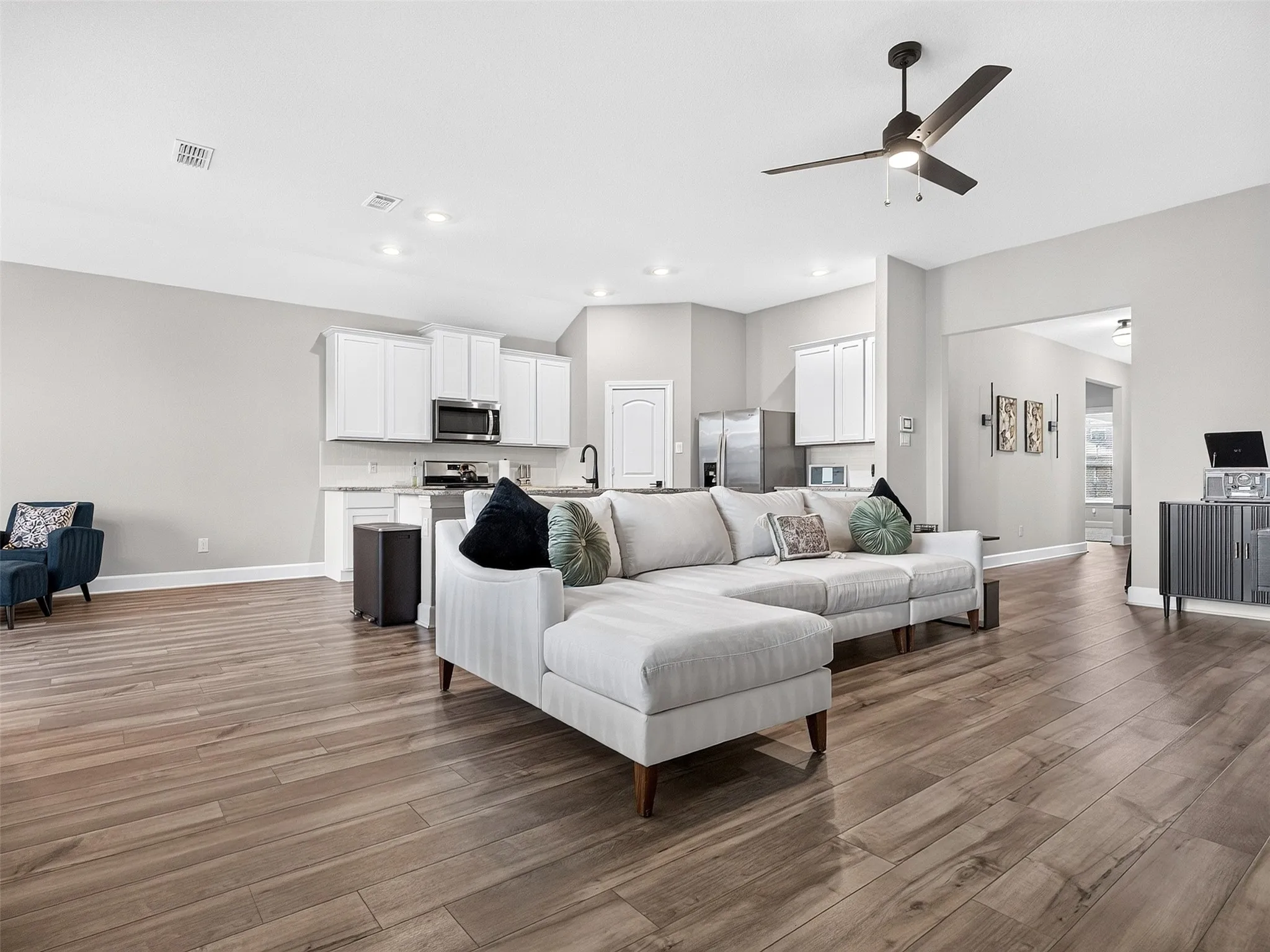 Single Family Residence For Rent in Collin County , 2008 Meadow Drive, Anna, Texas 75409, 4 Bedroom, 2 Bathroom, 2 Garage spaces, 2,025 Sqft, built in 2022, mls#21390745, Real Estate Agent in Anna, Homes For Rent in Collin county, Homes For Rent in Anna, Realtor in Anna Texas, Real Estate Brokerage Independent Realty Texas, Luminita Cordes Realtor