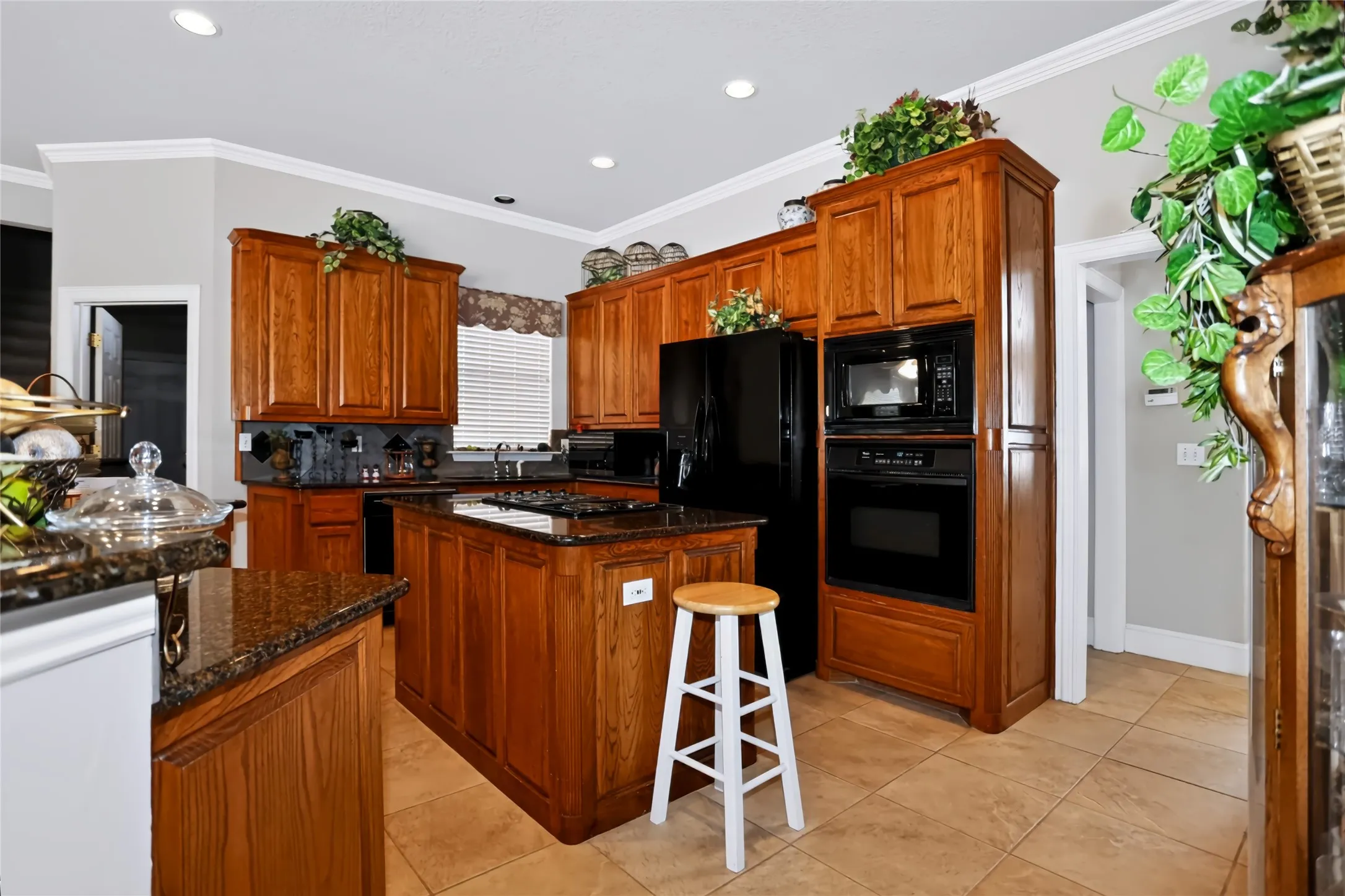 Single Family Residence For Sale in Parker County , 170 Park Place Circle, Cresson, Texas 76035, 4 Bedroom, 3 Bathroom, 3 Garage spaces, 3,327 Sqft, built in 2002, mls#21390966, Real Estate Agent in Cresson, Homes For Sale in Parker county, Homes For Sale in Cresson, Realtor in Cresson Texas, Real Estate Brokerage Independent Realty Texas, Luminita Cordes Realtor
