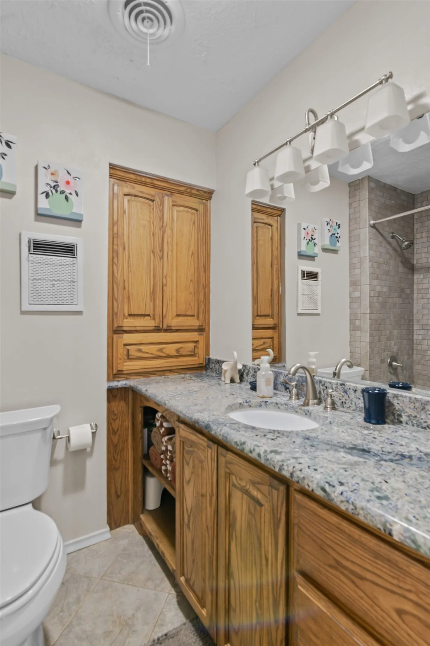 Single Family Residence For Sale in Denton County , 1800 Emerson Lane, Denton, Texas 76209, 3 Bedroom, 2 Bathroom, 2 Garage spaces, 1,810 Sqft, built in 1965, mls#21386171, Real Estate Agent in Denton, Homes For Sale in Denton county, Homes For Sale in Denton, Realtor in Denton Texas, Real Estate Brokerage Independent Realty Texas, Luminita Cordes Realtor