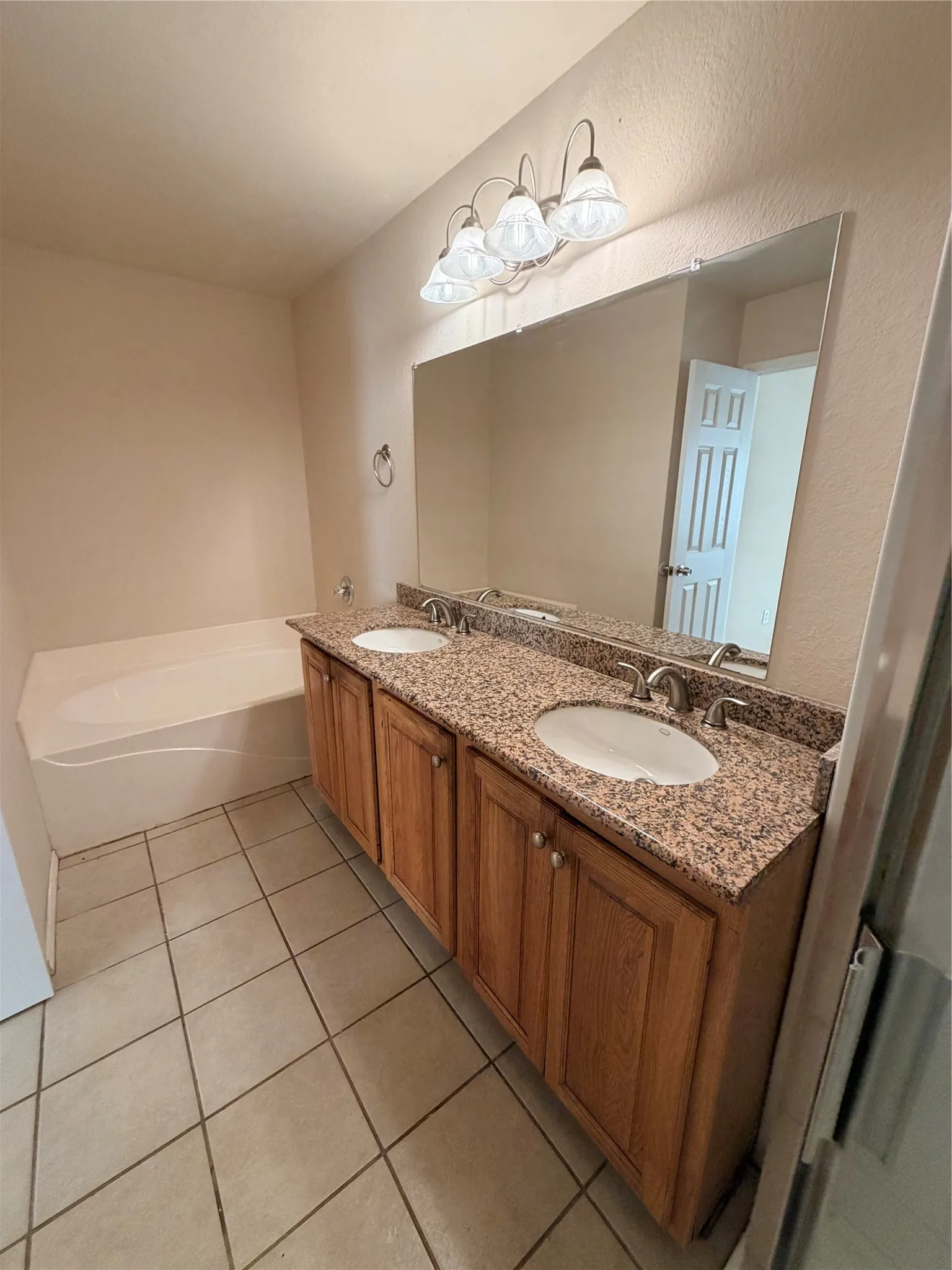Single Family Residence For Rent in Dallas County , 1149 Weaver Street, Cedar Hill, Texas 75104, 3 Bedroom, 2 Bathroom, 2 Garage spaces, 1,690 Sqft, built in 1998, mls#21390969, Real Estate Agent in Cedar Hill, Homes For Rent in Dallas county, Homes For Rent in Cedar Hill, Realtor in Cedar Hill Texas, Real Estate Brokerage Independent Realty Texas, Luminita Cordes Realtor
