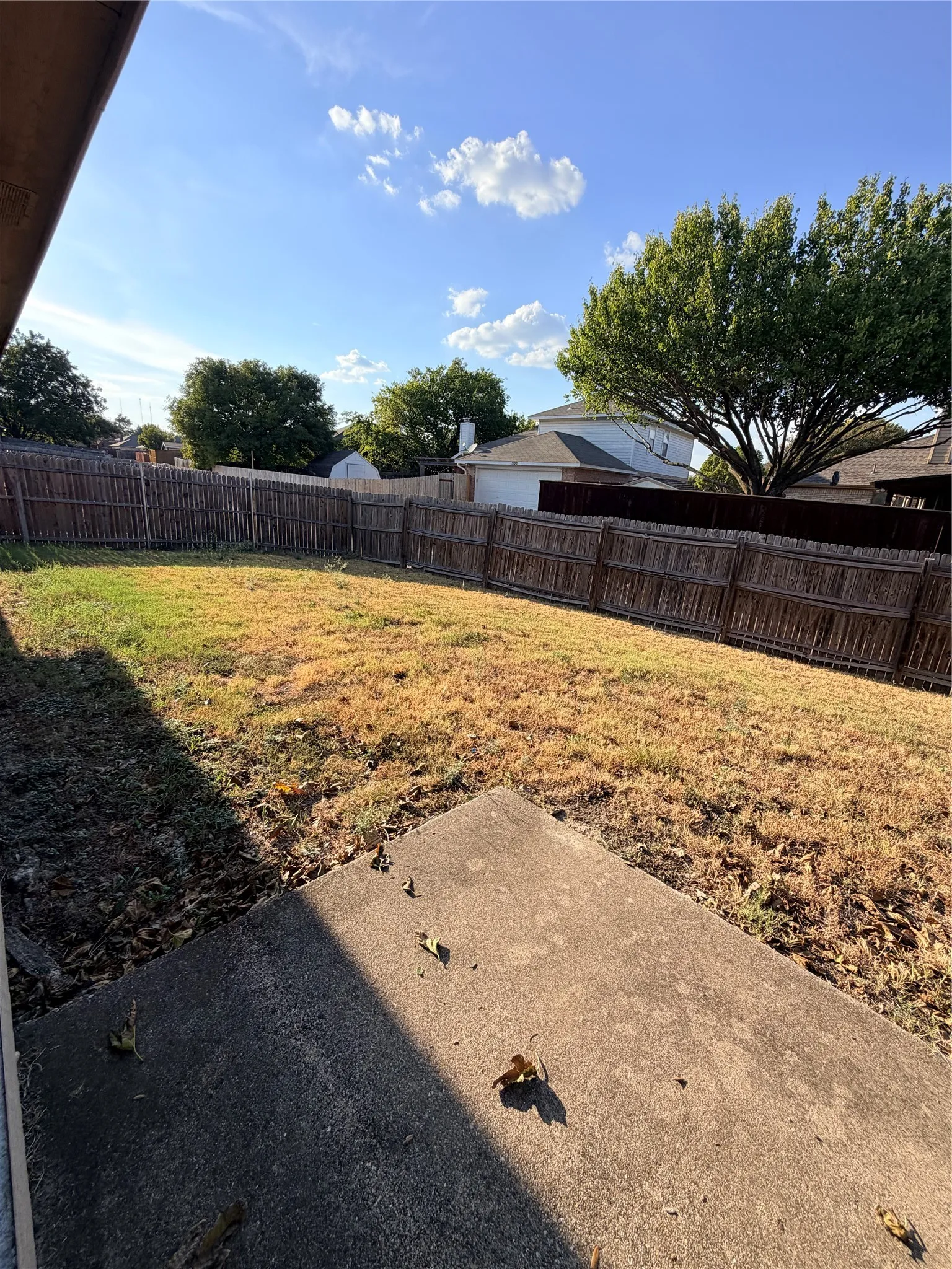 Single Family Residence For Rent in Dallas County , 1149 Weaver Street, Cedar Hill, Texas 75104, 3 Bedroom, 2 Bathroom, 2 Garage spaces, 1,690 Sqft, built in 1998, mls#21390969, Real Estate Agent in Cedar Hill, Homes For Rent in Dallas county, Homes For Rent in Cedar Hill, Realtor in Cedar Hill Texas, Real Estate Brokerage Independent Realty Texas, Luminita Cordes Realtor