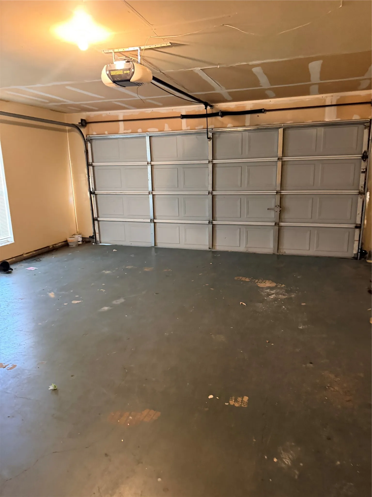 Single Family Residence For Rent in Dallas County , 1149 Weaver Street, Cedar Hill, Texas 75104, 3 Bedroom, 2 Bathroom, 2 Garage spaces, 1,690 Sqft, built in 1998, mls#21390969, Real Estate Agent in Cedar Hill, Homes For Rent in Dallas county, Homes For Rent in Cedar Hill, Realtor in Cedar Hill Texas, Real Estate Brokerage Independent Realty Texas, Luminita Cordes Realtor