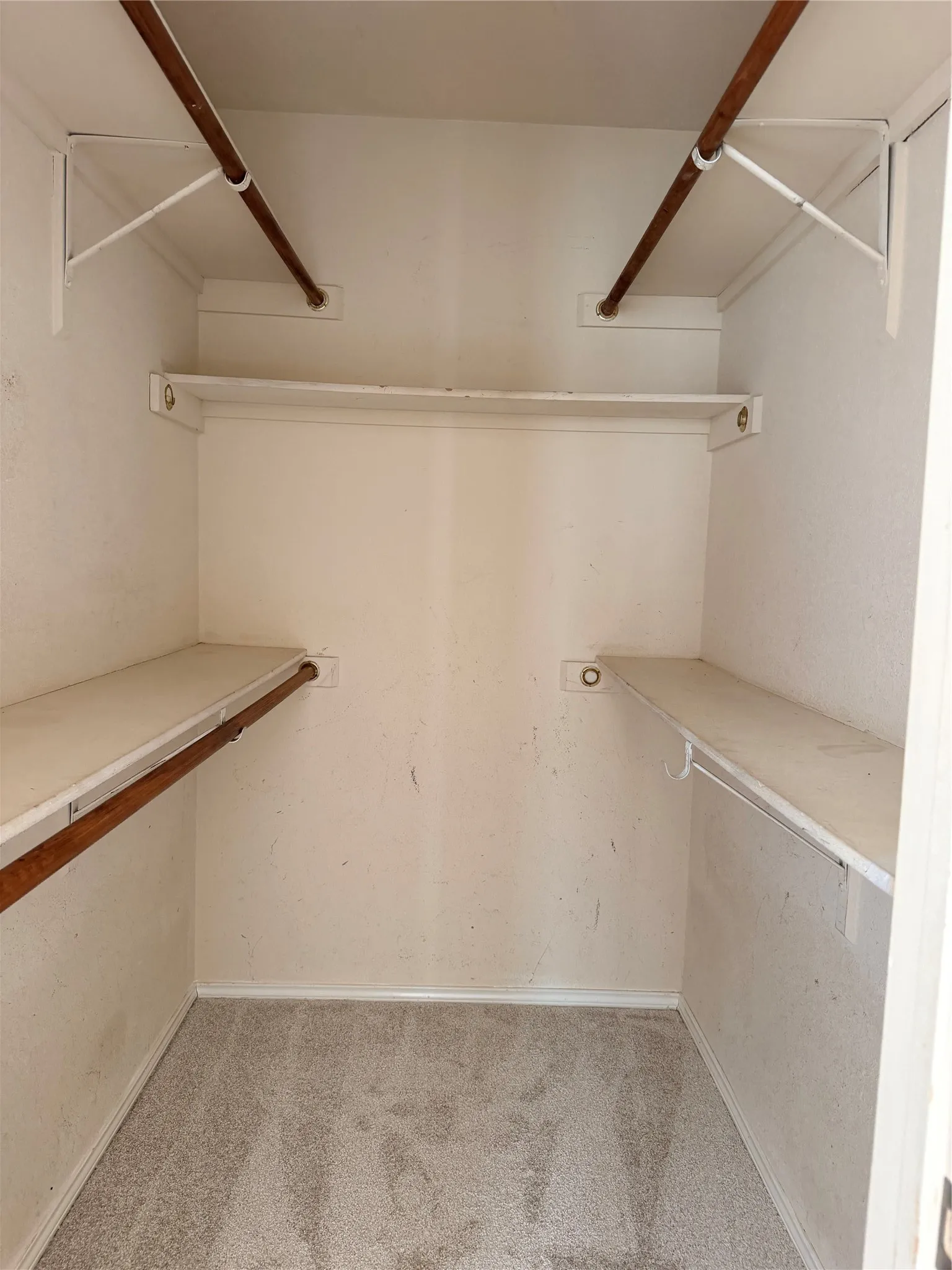 Single Family Residence For Rent in Dallas County , 1149 Weaver Street, Cedar Hill, Texas 75104, 3 Bedroom, 2 Bathroom, 2 Garage spaces, 1,690 Sqft, built in 1998, mls#21390969, Real Estate Agent in Cedar Hill, Homes For Rent in Dallas county, Homes For Rent in Cedar Hill, Realtor in Cedar Hill Texas, Real Estate Brokerage Independent Realty Texas, Luminita Cordes Realtor