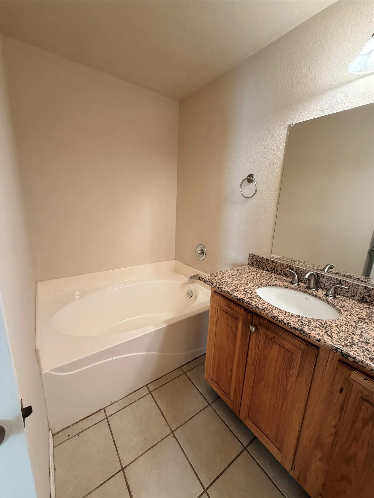Single Family Residence For Rent in Dallas County , 1149 Weaver Street, Cedar Hill, Texas 75104, 3 Bedroom, 2 Bathroom, 2 Garage spaces, 1,690 Sqft, built in 1998, mls#21390969, Real Estate Agent in Cedar Hill, Homes For Rent in Dallas county, Homes For Rent in Cedar Hill, Realtor in Cedar Hill Texas, Real Estate Brokerage Independent Realty Texas, Luminita Cordes Realtor