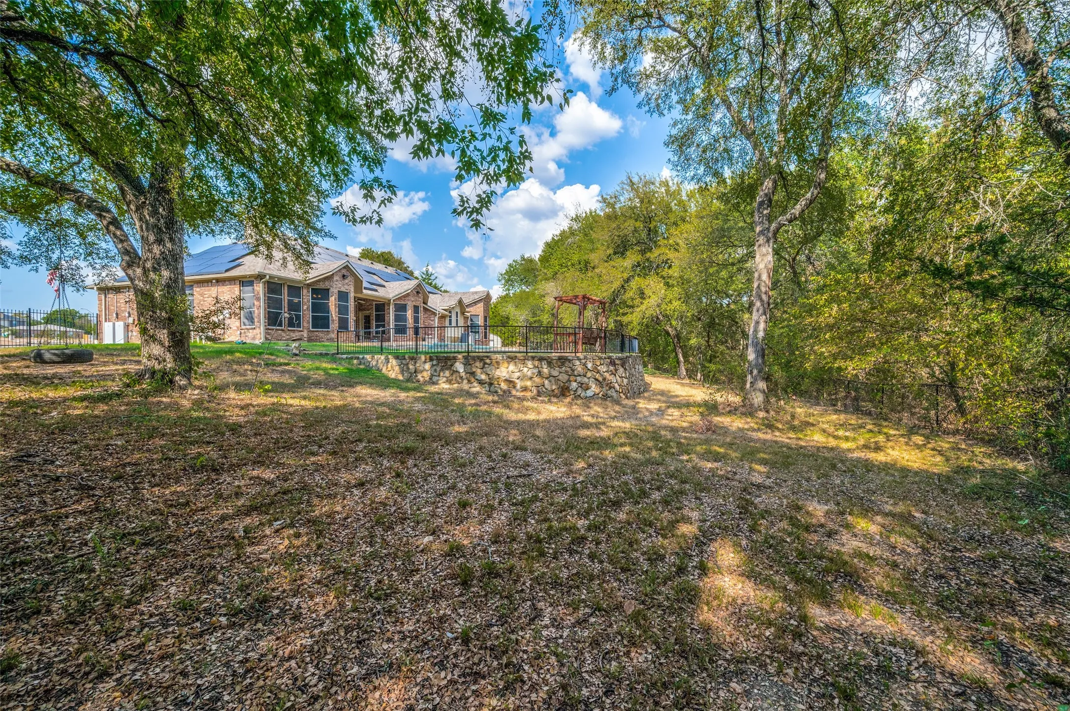 Bring your dogs, chichen, and vegetable garden - there is room for everyone to spread out!