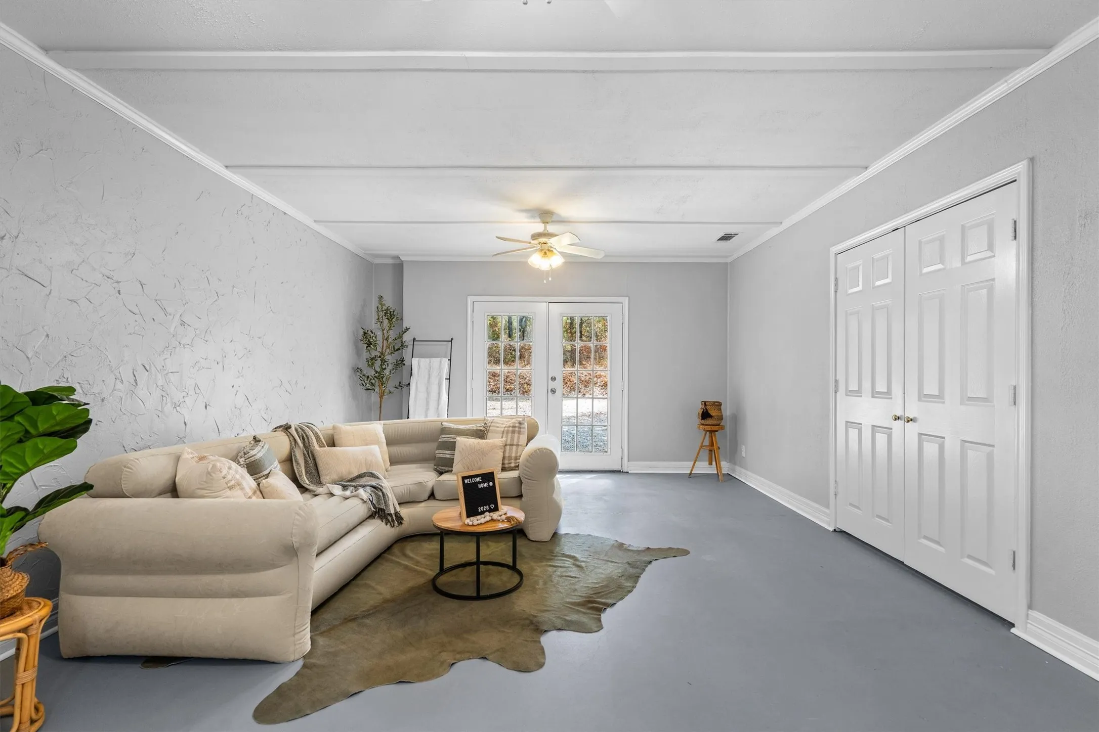 Single Family Residence For Sale in Johnson County , 4117 Matthew Drive, Cleburne, Texas 76031, 4 Bedroom, 3 Bathroom, Garage spaces, 2,346 Sqft, built in 1994, mls#21384069, Real Estate Agent in Cleburne, Homes For Sale in Johnson county, Homes For Sale in Cleburne, Realtor in Cleburne Texas, Real Estate Brokerage Independent Realty Texas, Luminita Cordes Realtor