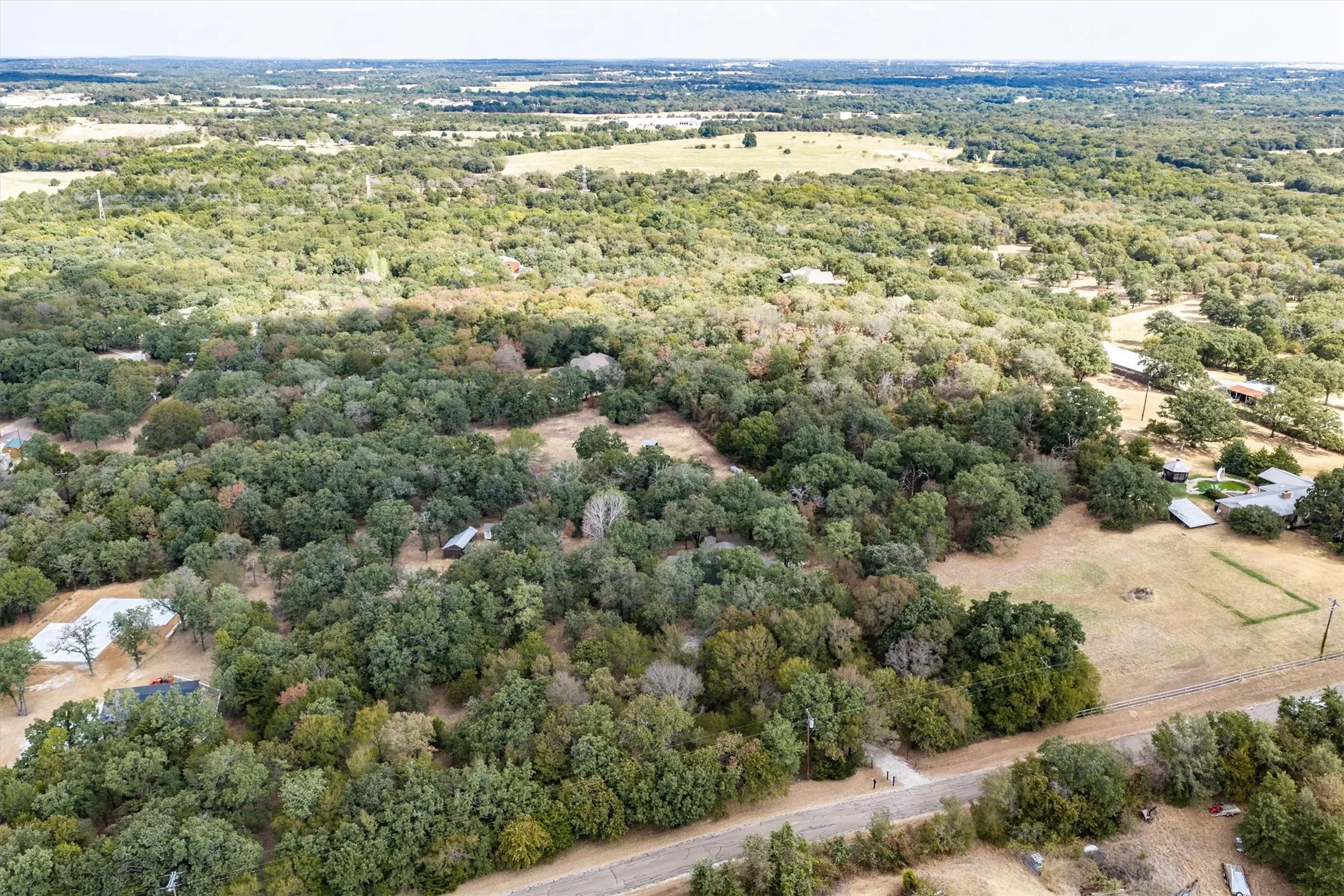 Single Family Residence For Sale in Johnson County , 4117 Matthew Drive, Cleburne, Texas 76031, 4 Bedroom, 3 Bathroom, Garage spaces, 2,346 Sqft, built in 1994, mls#21384069, Real Estate Agent in Cleburne, Homes For Sale in Johnson county, Homes For Sale in Cleburne, Realtor in Cleburne Texas, Real Estate Brokerage Independent Realty Texas, Luminita Cordes Realtor
