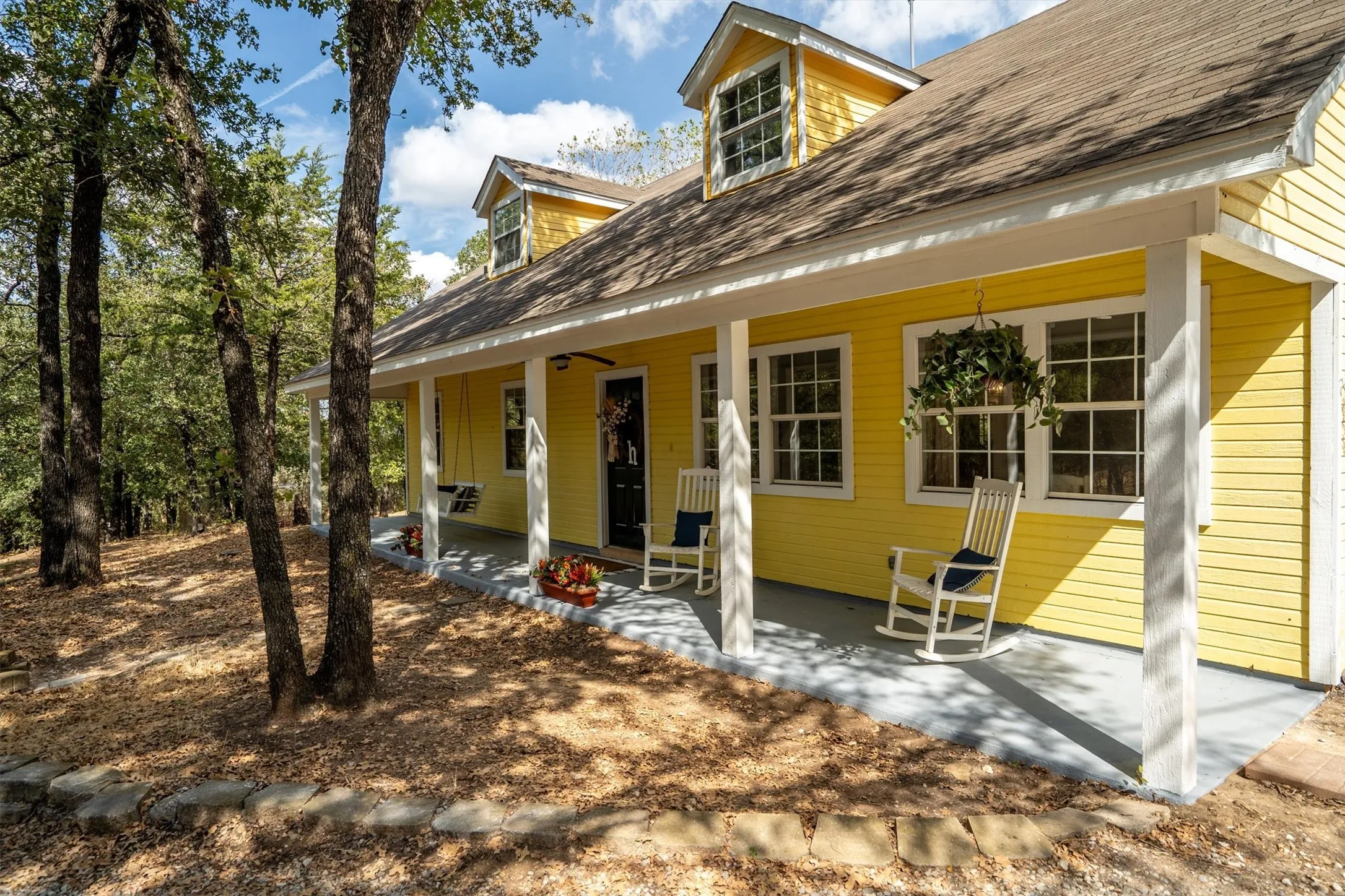 Single Family Residence For Sale in Johnson County , 4117 Matthew Drive, Cleburne, Texas 76031, 4 Bedroom, 3 Bathroom, Garage spaces, 2,346 Sqft, built in 1994, mls#21384069, Real Estate Agent in Cleburne, Homes For Sale in Johnson county, Homes For Sale in Cleburne, Realtor in Cleburne Texas, Real Estate Brokerage Independent Realty Texas, Luminita Cordes Realtor