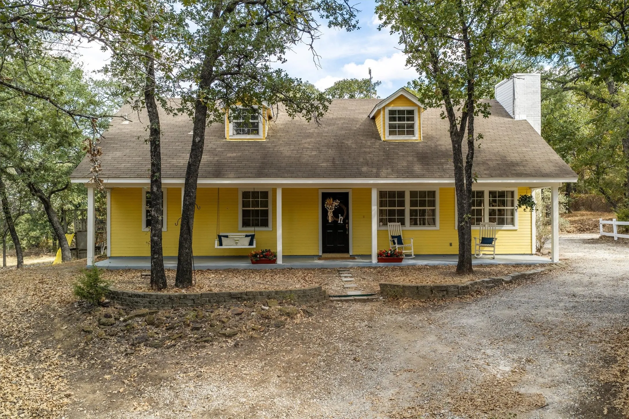 Single Family Residence For Sale in Johnson County , 4117 Matthew Drive, Cleburne, Texas 76031, 4 Bedroom, 3 Bathroom, Garage spaces, 2,346 Sqft, built in 1994, mls#21384069, Real Estate Agent in Cleburne, Homes For Sale in Johnson county, Homes For Sale in Cleburne, Realtor in Cleburne Texas, Real Estate Brokerage Independent Realty Texas, Luminita Cordes Realtor