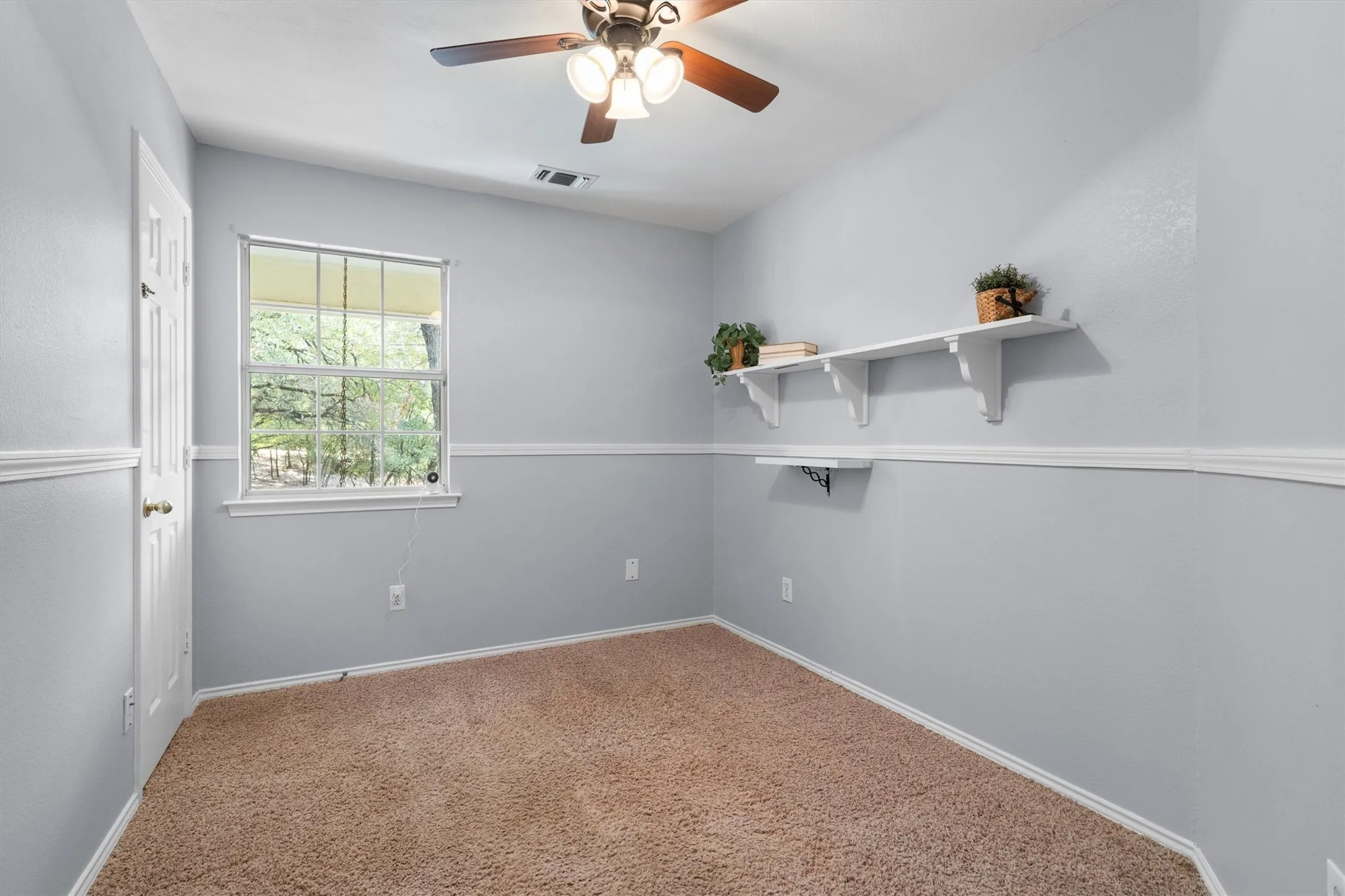 Single Family Residence For Sale in Johnson County , 4117 Matthew Drive, Cleburne, Texas 76031, 4 Bedroom, 3 Bathroom, Garage spaces, 2,346 Sqft, built in 1994, mls#21384069, Real Estate Agent in Cleburne, Homes For Sale in Johnson county, Homes For Sale in Cleburne, Realtor in Cleburne Texas, Real Estate Brokerage Independent Realty Texas, Luminita Cordes Realtor
