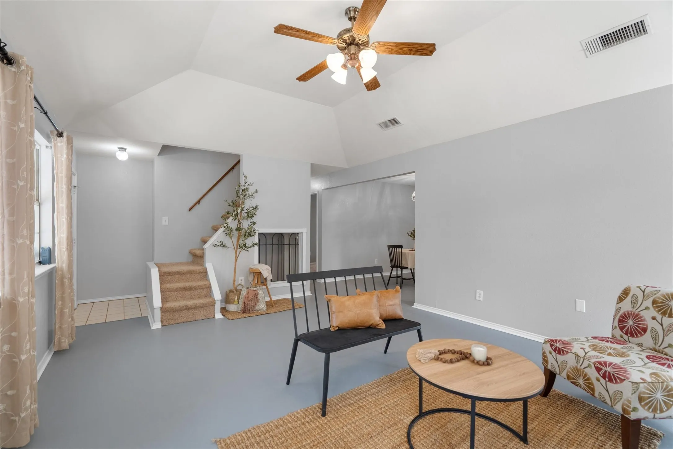 Single Family Residence For Sale in Johnson County , 4117 Matthew Drive, Cleburne, Texas 76031, 4 Bedroom, 3 Bathroom, Garage spaces, 2,346 Sqft, built in 1994, mls#21384069, Real Estate Agent in Cleburne, Homes For Sale in Johnson county, Homes For Sale in Cleburne, Realtor in Cleburne Texas, Real Estate Brokerage Independent Realty Texas, Luminita Cordes Realtor