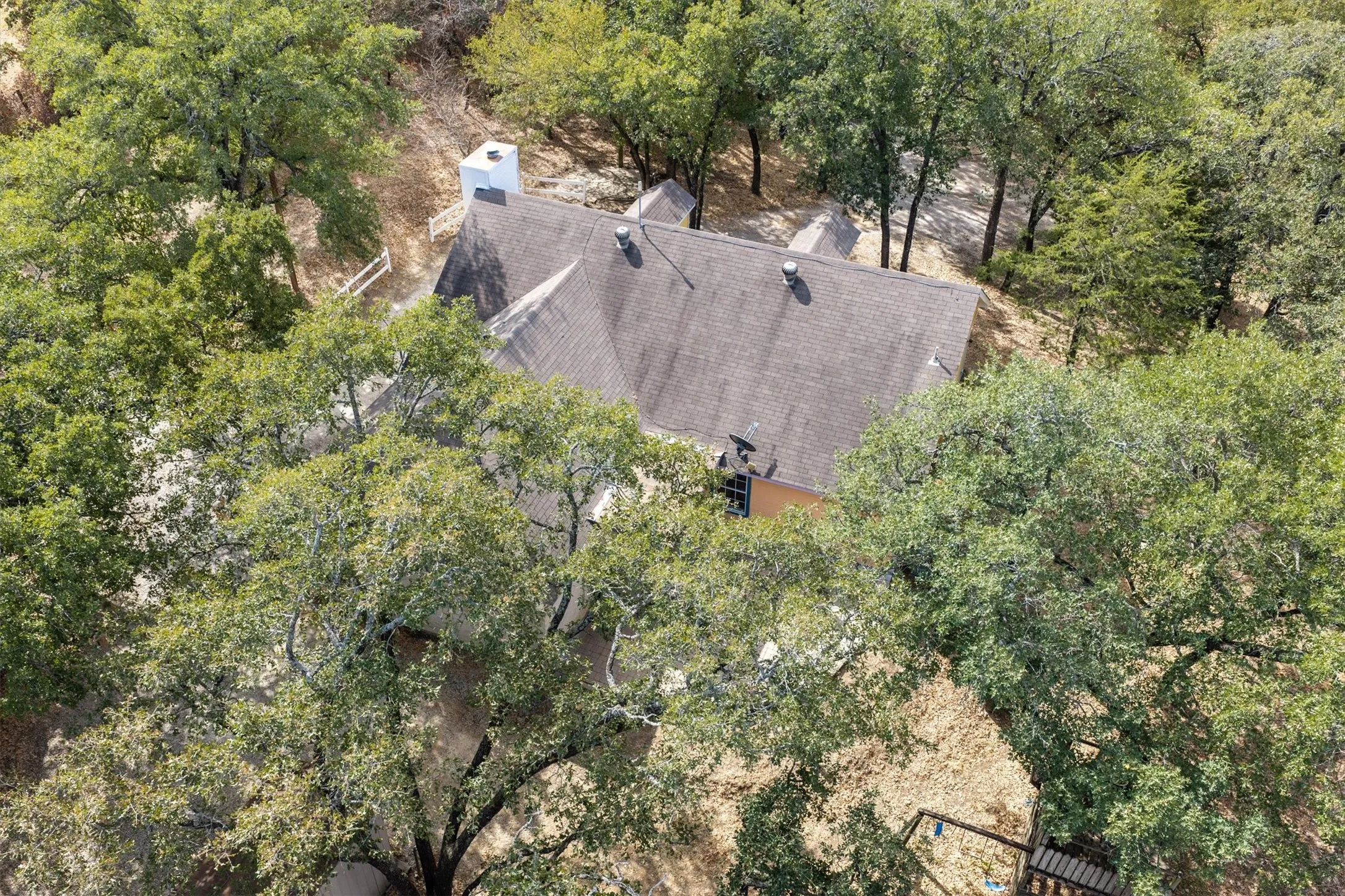 Single Family Residence For Sale in Johnson County , 4117 Matthew Drive, Cleburne, Texas 76031, 4 Bedroom, 3 Bathroom, Garage spaces, 2,346 Sqft, built in 1994, mls#21384069, Real Estate Agent in Cleburne, Homes For Sale in Johnson county, Homes For Sale in Cleburne, Realtor in Cleburne Texas, Real Estate Brokerage Independent Realty Texas, Luminita Cordes Realtor
