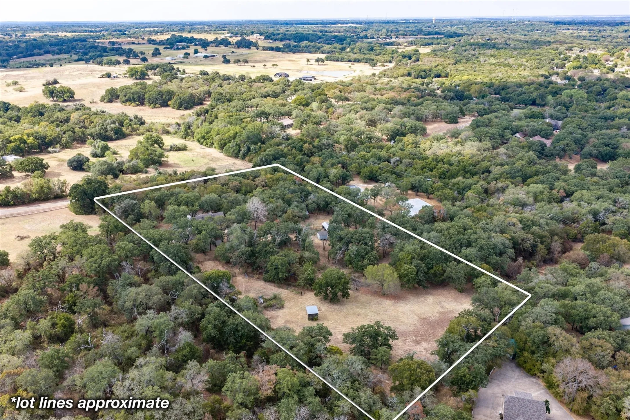 Single Family Residence For Sale in Johnson County , 4117 Matthew Drive, Cleburne, Texas 76031, 4 Bedroom, 3 Bathroom, Garage spaces, 2,346 Sqft, built in 1994, mls#21384069, Real Estate Agent in Cleburne, Homes For Sale in Johnson county, Homes For Sale in Cleburne, Realtor in Cleburne Texas, Real Estate Brokerage Independent Realty Texas, Luminita Cordes Realtor