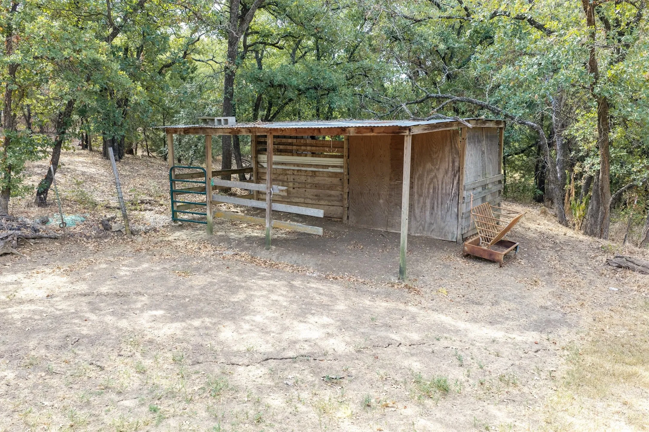 Single Family Residence For Sale in Johnson County , 4117 Matthew Drive, Cleburne, Texas 76031, 4 Bedroom, 3 Bathroom, Garage spaces, 2,346 Sqft, built in 1994, mls#21384069, Real Estate Agent in Cleburne, Homes For Sale in Johnson county, Homes For Sale in Cleburne, Realtor in Cleburne Texas, Real Estate Brokerage Independent Realty Texas, Luminita Cordes Realtor
