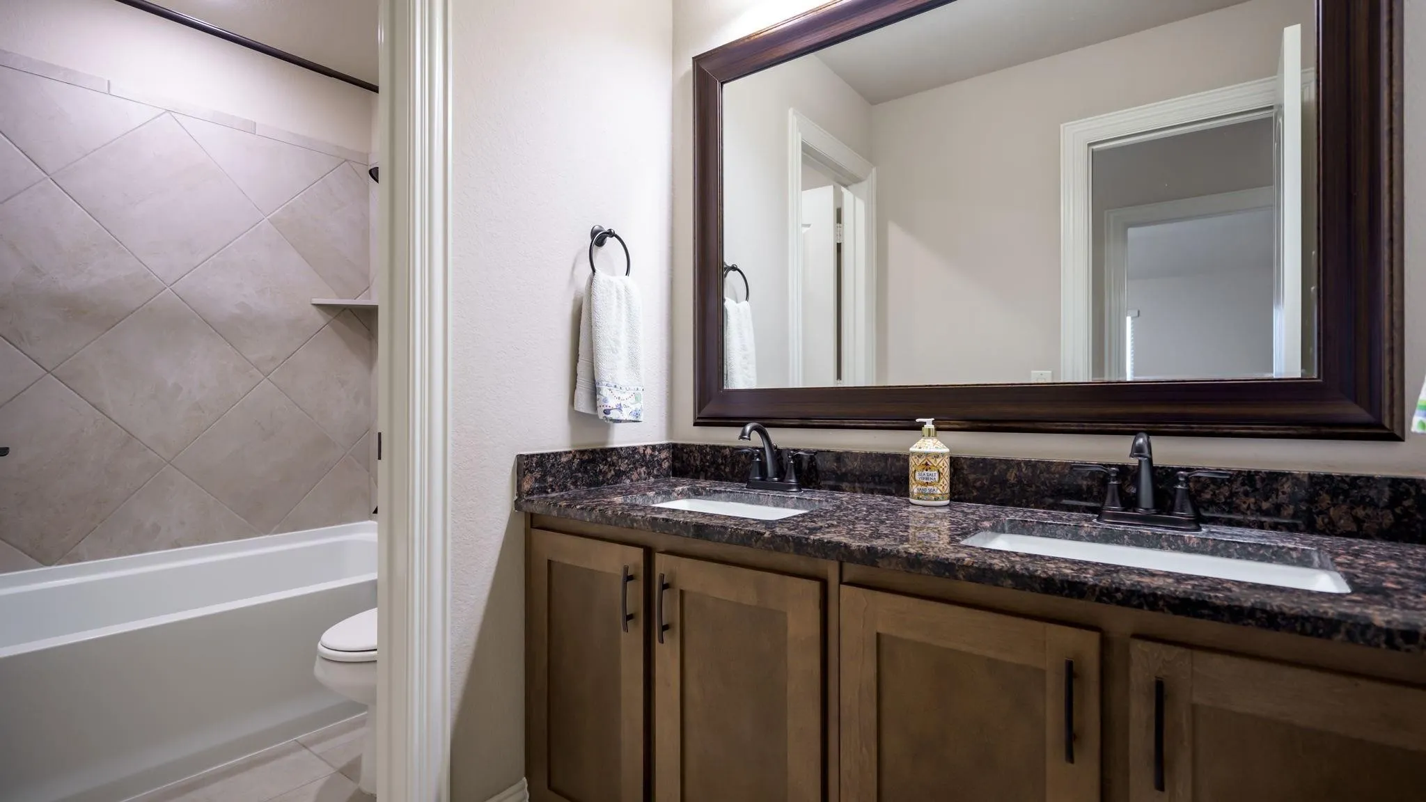 Single Family Residence For Rent in Ellis County , 2613 Turning Leaf Lane, Midlothian, Texas 76065, 4 Bedroom, 3 Bathroom, 2 Garage spaces, 2,892 Sqft, built in 2021, mls#21390848, Real Estate Agent in Midlothian, Homes For Rent in Ellis county, Homes For Rent in Midlothian, Realtor in Midlothian Texas, Real Estate Brokerage Independent Realty Texas, Luminita Cordes Realtor