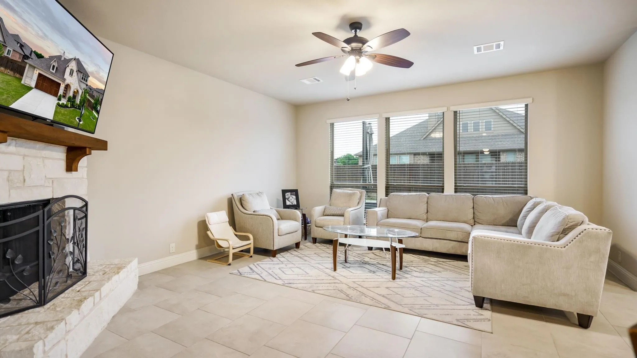 Single Family Residence For Rent in Ellis County , 2613 Turning Leaf Lane, Midlothian, Texas 76065, 4 Bedroom, 3 Bathroom, 2 Garage spaces, 2,892 Sqft, built in 2021, mls#21390848, Real Estate Agent in Midlothian, Homes For Rent in Ellis county, Homes For Rent in Midlothian, Realtor in Midlothian Texas, Real Estate Brokerage Independent Realty Texas, Luminita Cordes Realtor