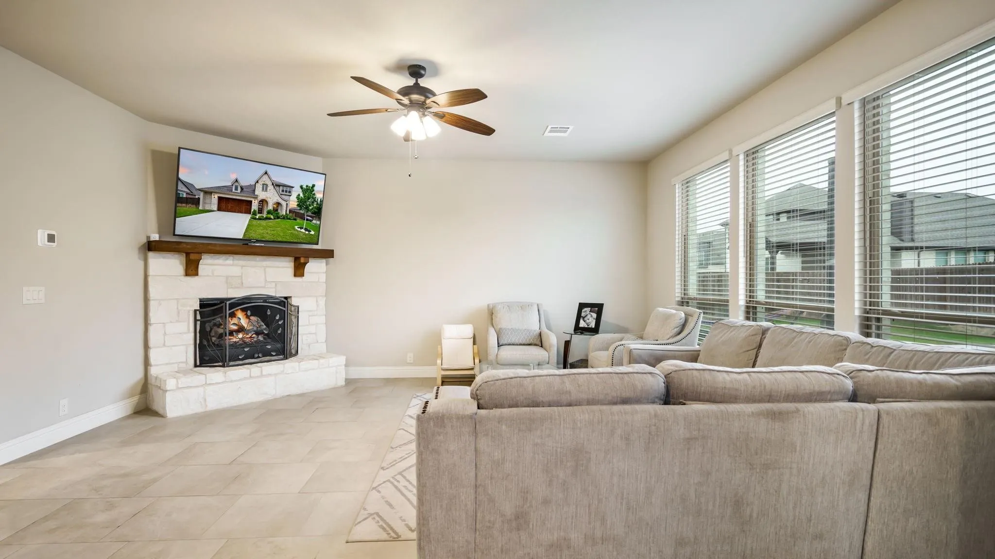 Single Family Residence For Rent in Ellis County , 2613 Turning Leaf Lane, Midlothian, Texas 76065, 4 Bedroom, 3 Bathroom, 2 Garage spaces, 2,892 Sqft, built in 2021, mls#21390848, Real Estate Agent in Midlothian, Homes For Rent in Ellis county, Homes For Rent in Midlothian, Realtor in Midlothian Texas, Real Estate Brokerage Independent Realty Texas, Luminita Cordes Realtor