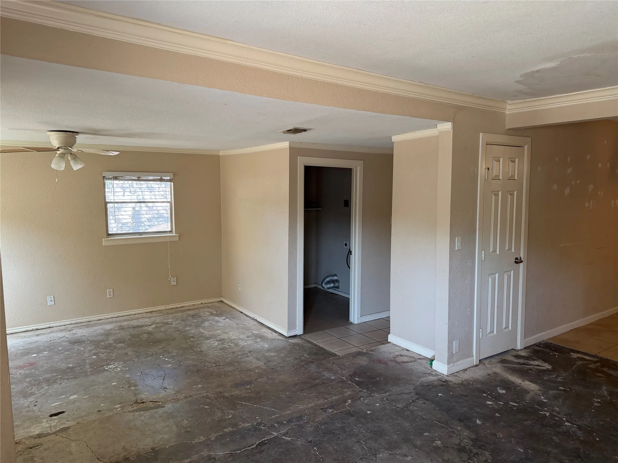 Single Family Residence For Sale in Tarrant County , 4209 Monna Street, Haltom City, Texas 76117, 3 Bedroom, 1 Bathroom, Garage spaces, 1,217 Sqft, built in 1956, mls#21390963, Real Estate Agent in Haltom City, Homes For Sale in Tarrant county, Homes For Sale in Haltom City, Realtor in Haltom City Texas, Real Estate Brokerage Independent Realty Texas, Luminita Cordes Realtor