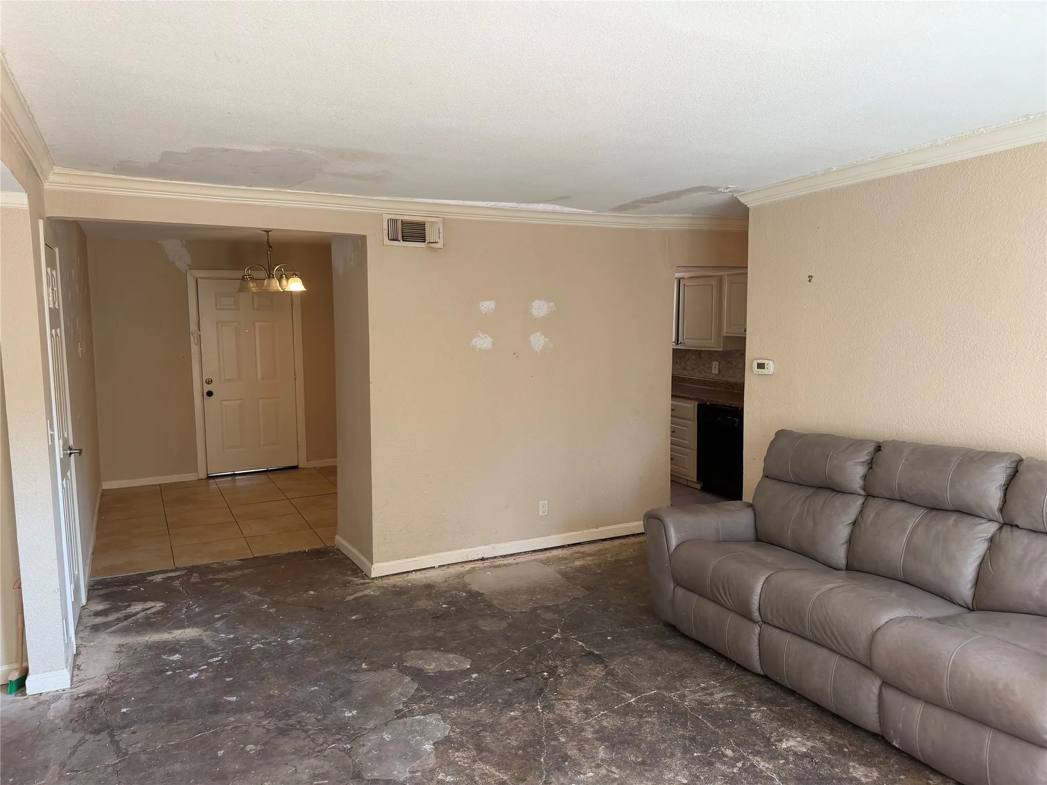 Single Family Residence For Sale in Tarrant County , 4209 Monna Street, Haltom City, Texas 76117, 3 Bedroom, 1 Bathroom, Garage spaces, 1,217 Sqft, built in 1956, mls#21390963, Real Estate Agent in Haltom City, Homes For Sale in Tarrant county, Homes For Sale in Haltom City, Realtor in Haltom City Texas, Real Estate Brokerage Independent Realty Texas, Luminita Cordes Realtor