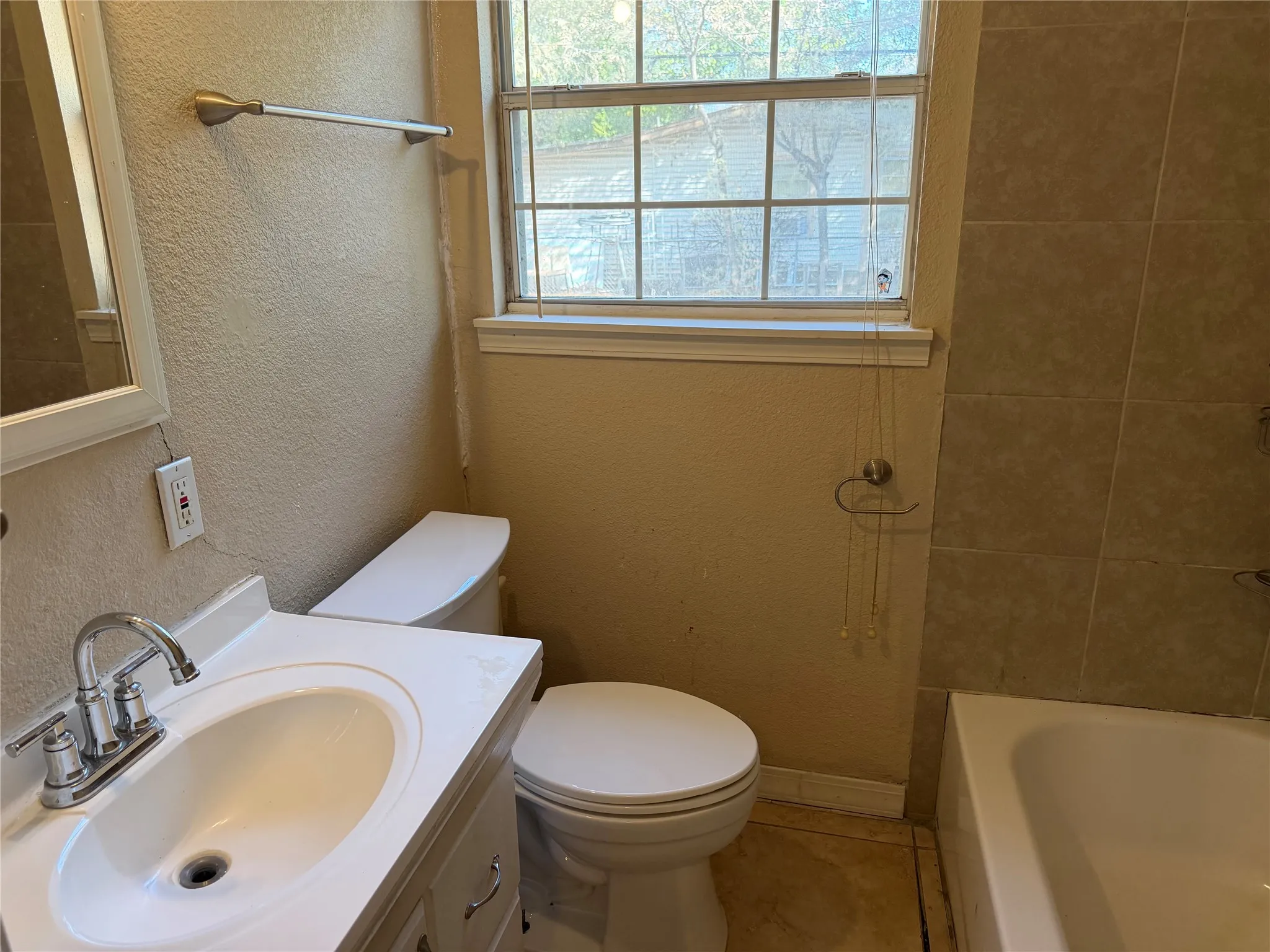 Single Family Residence For Sale in Tarrant County , 4209 Monna Street, Haltom City, Texas 76117, 3 Bedroom, 1 Bathroom, Garage spaces, 1,217 Sqft, built in 1956, mls#21390963, Real Estate Agent in Haltom City, Homes For Sale in Tarrant county, Homes For Sale in Haltom City, Realtor in Haltom City Texas, Real Estate Brokerage Independent Realty Texas, Luminita Cordes Realtor