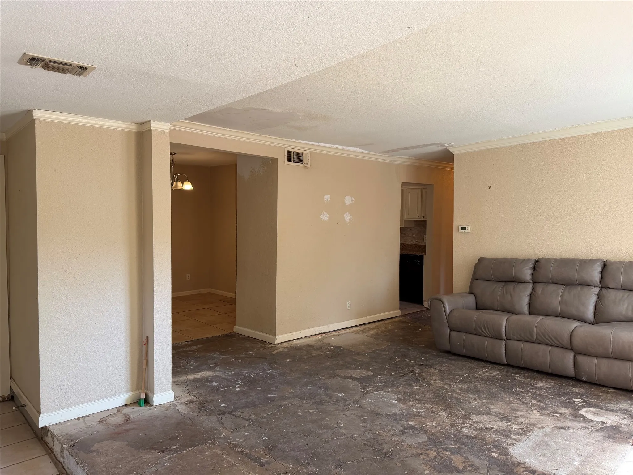Single Family Residence For Sale in Tarrant County , 4209 Monna Street, Haltom City, Texas 76117, 3 Bedroom, 1 Bathroom, Garage spaces, 1,217 Sqft, built in 1956, mls#21390963, Real Estate Agent in Haltom City, Homes For Sale in Tarrant county, Homes For Sale in Haltom City, Realtor in Haltom City Texas, Real Estate Brokerage Independent Realty Texas, Luminita Cordes Realtor
