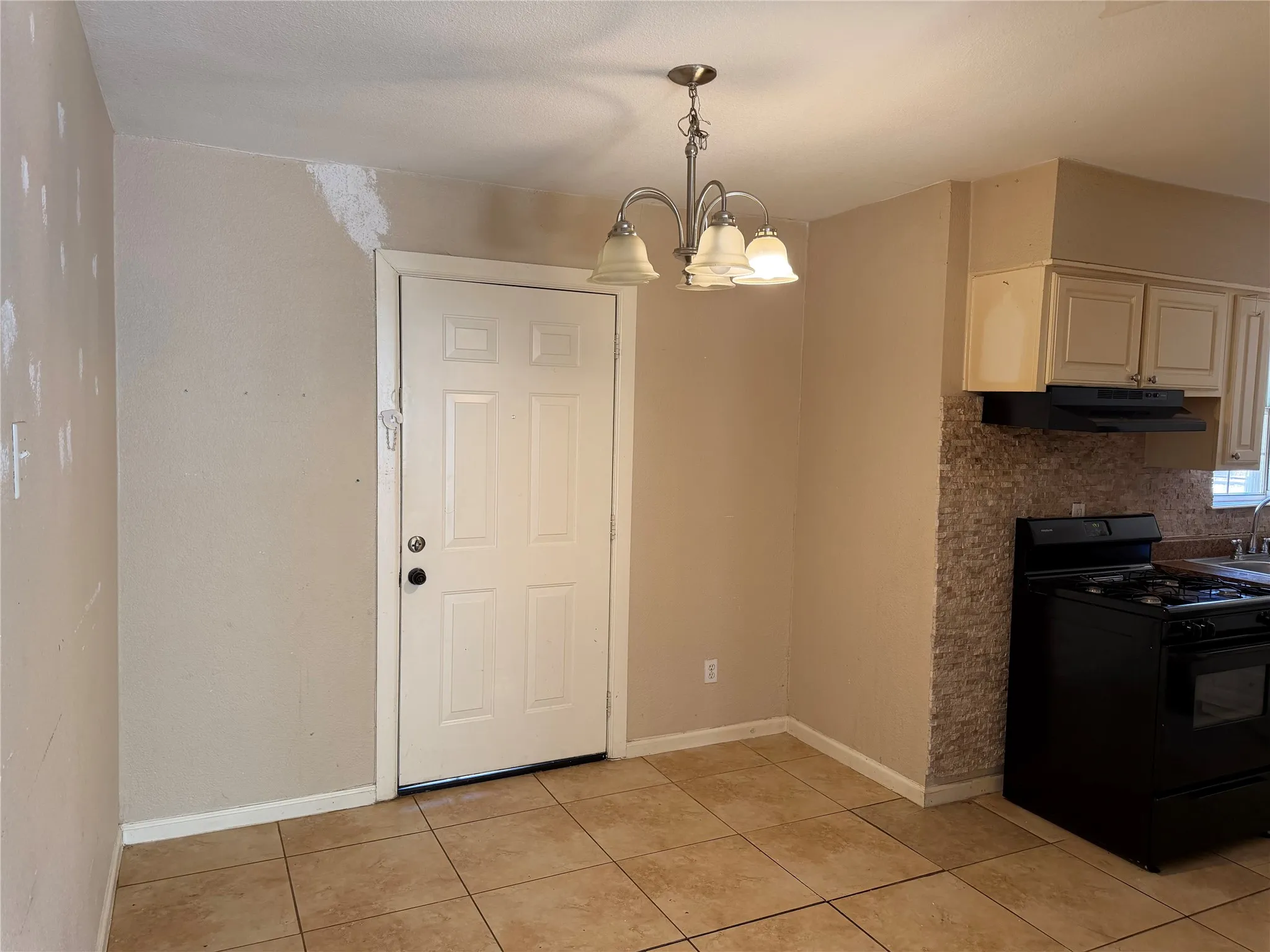 Single Family Residence For Sale in Tarrant County , 4209 Monna Street, Haltom City, Texas 76117, 3 Bedroom, 1 Bathroom, Garage spaces, 1,217 Sqft, built in 1956, mls#21390963, Real Estate Agent in Haltom City, Homes For Sale in Tarrant county, Homes For Sale in Haltom City, Realtor in Haltom City Texas, Real Estate Brokerage Independent Realty Texas, Luminita Cordes Realtor