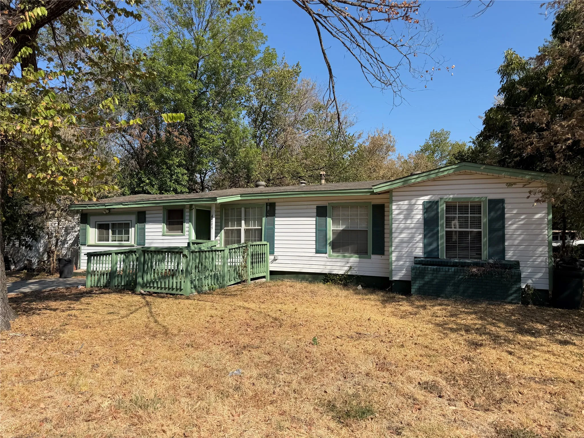 Single Family Residence For Sale in Tarrant County , 4209 Monna Street, Haltom City, Texas 76117, 3 Bedroom, 1 Bathroom, Garage spaces, 1,217 Sqft, built in 1956, mls#21390963, Real Estate Agent in Haltom City, Homes For Sale in Tarrant county, Homes For Sale in Haltom City, Realtor in Haltom City Texas, Real Estate Brokerage Independent Realty Texas, Luminita Cordes Realtor