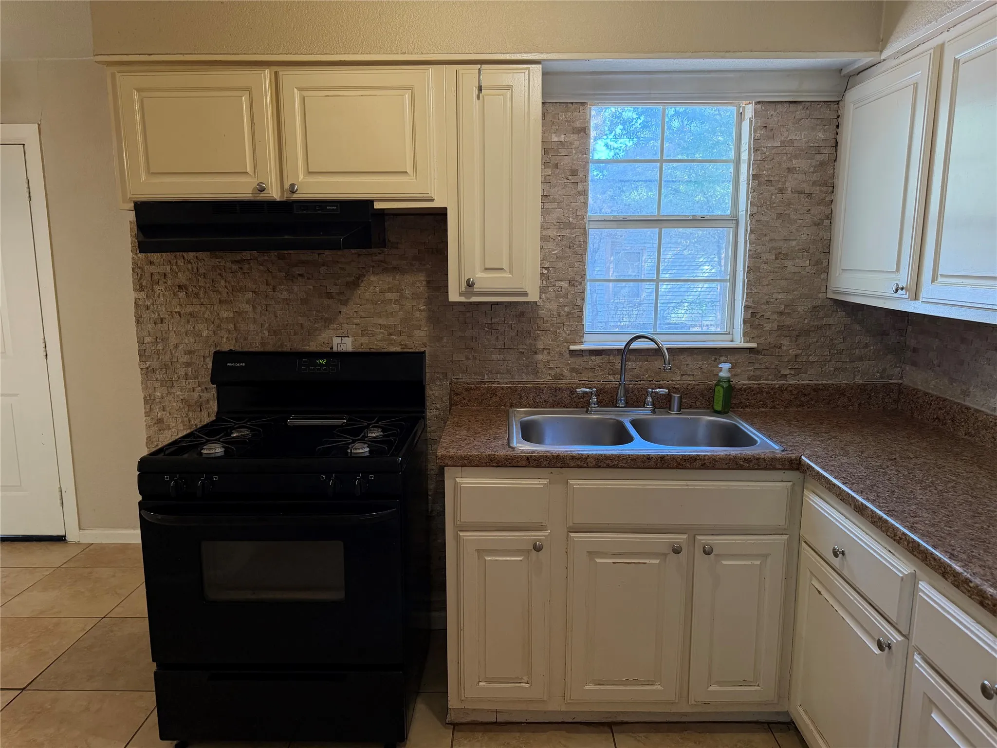 Single Family Residence For Sale in Tarrant County , 4209 Monna Street, Haltom City, Texas 76117, 3 Bedroom, 1 Bathroom, Garage spaces, 1,217 Sqft, built in 1956, mls#21390963, Real Estate Agent in Haltom City, Homes For Sale in Tarrant county, Homes For Sale in Haltom City, Realtor in Haltom City Texas, Real Estate Brokerage Independent Realty Texas, Luminita Cordes Realtor