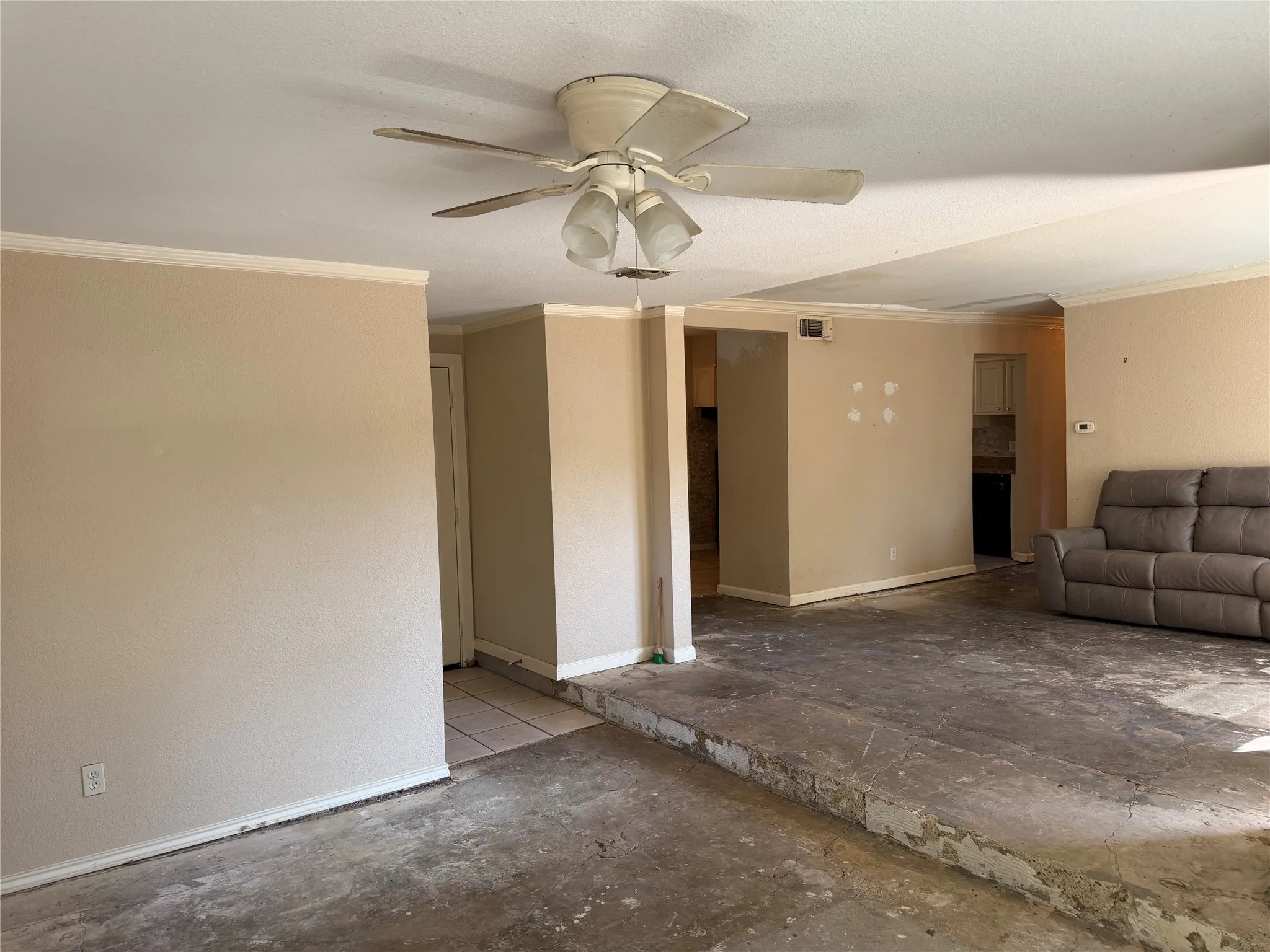 Single Family Residence For Sale in Tarrant County , 4209 Monna Street, Haltom City, Texas 76117, 3 Bedroom, 1 Bathroom, Garage spaces, 1,217 Sqft, built in 1956, mls#21390963, Real Estate Agent in Haltom City, Homes For Sale in Tarrant county, Homes For Sale in Haltom City, Realtor in Haltom City Texas, Real Estate Brokerage Independent Realty Texas, Luminita Cordes Realtor