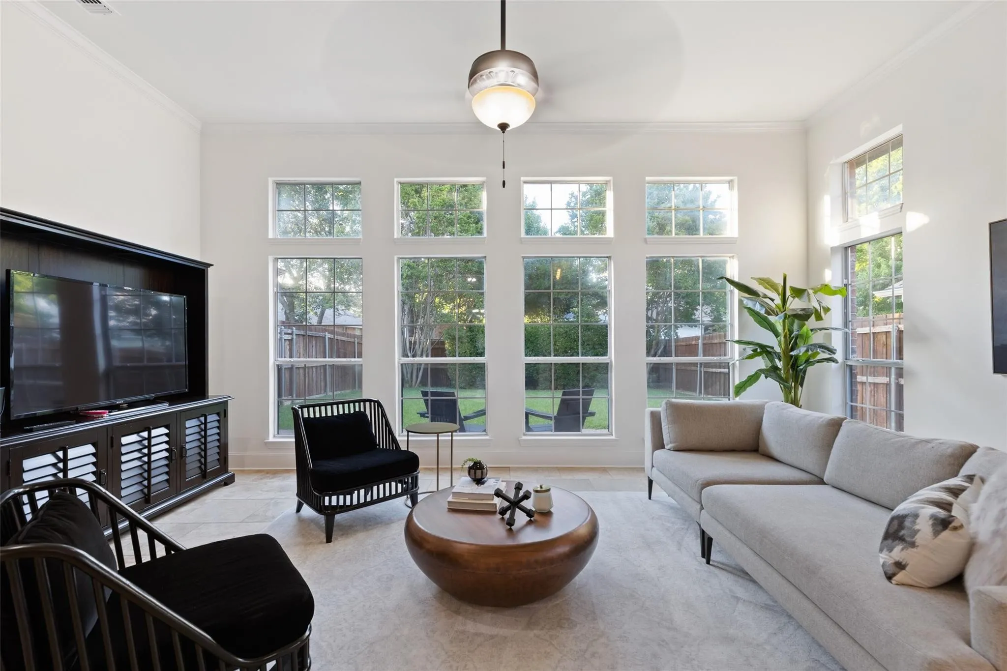 Single Family Residence For Rent in Collin County , 5915 Willow Wood Lane, Dallas, Texas 75252, 3 Bedroom, 3 Bathroom, 2 Garage spaces, 2,297 Sqft, built in 1995, mls#21389736, Real Estate Agent in Dallas, Homes For Rent in Collin county, Homes For Rent in Dallas, Realtor in Dallas Texas, Real Estate Brokerage Independent Realty Texas, Luminita Cordes Realtor