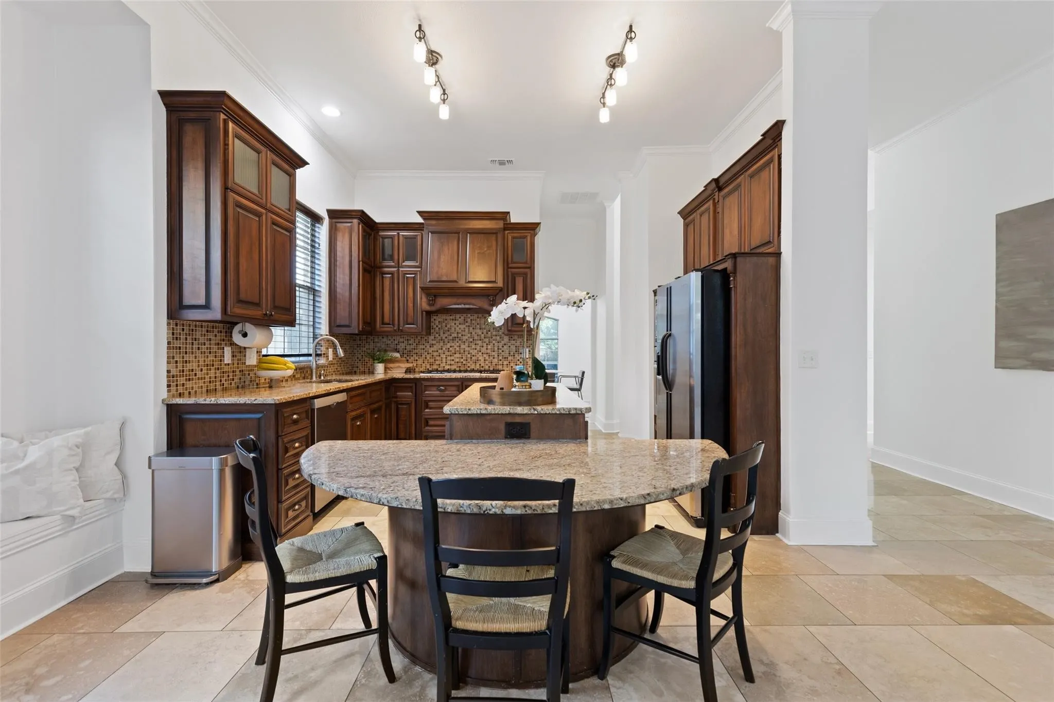 Single Family Residence For Rent in Collin County , 5915 Willow Wood Lane, Dallas, Texas 75252, 3 Bedroom, 3 Bathroom, 2 Garage spaces, 2,297 Sqft, built in 1995, mls#21389736, Real Estate Agent in Dallas, Homes For Rent in Collin county, Homes For Rent in Dallas, Realtor in Dallas Texas, Real Estate Brokerage Independent Realty Texas, Luminita Cordes Realtor