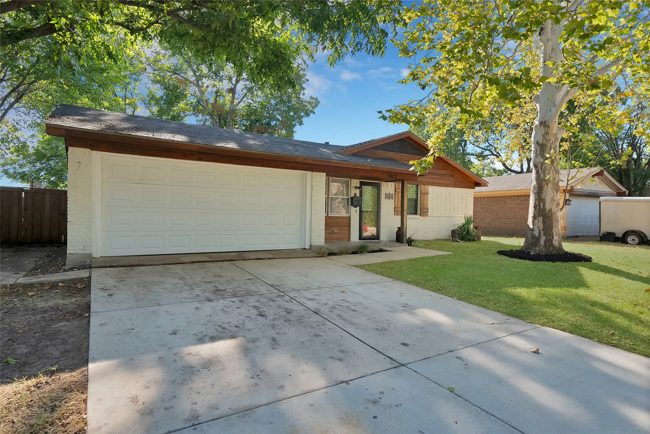 Single Family Residence For Sale in Dallas County , 2622 Arcady Drive, Garland, Texas 75041, 3 Bedroom, 1 Bathroom, 1 Garage spaces, 1,120 Sqft, built in 1960, mls#21389513, Real Estate Agent in Garland, Homes For Sale in Dallas county, Homes For Sale in Garland, Realtor in Garland Texas, Real Estate Brokerage Independent Realty Texas, Luminita Cordes Realtor