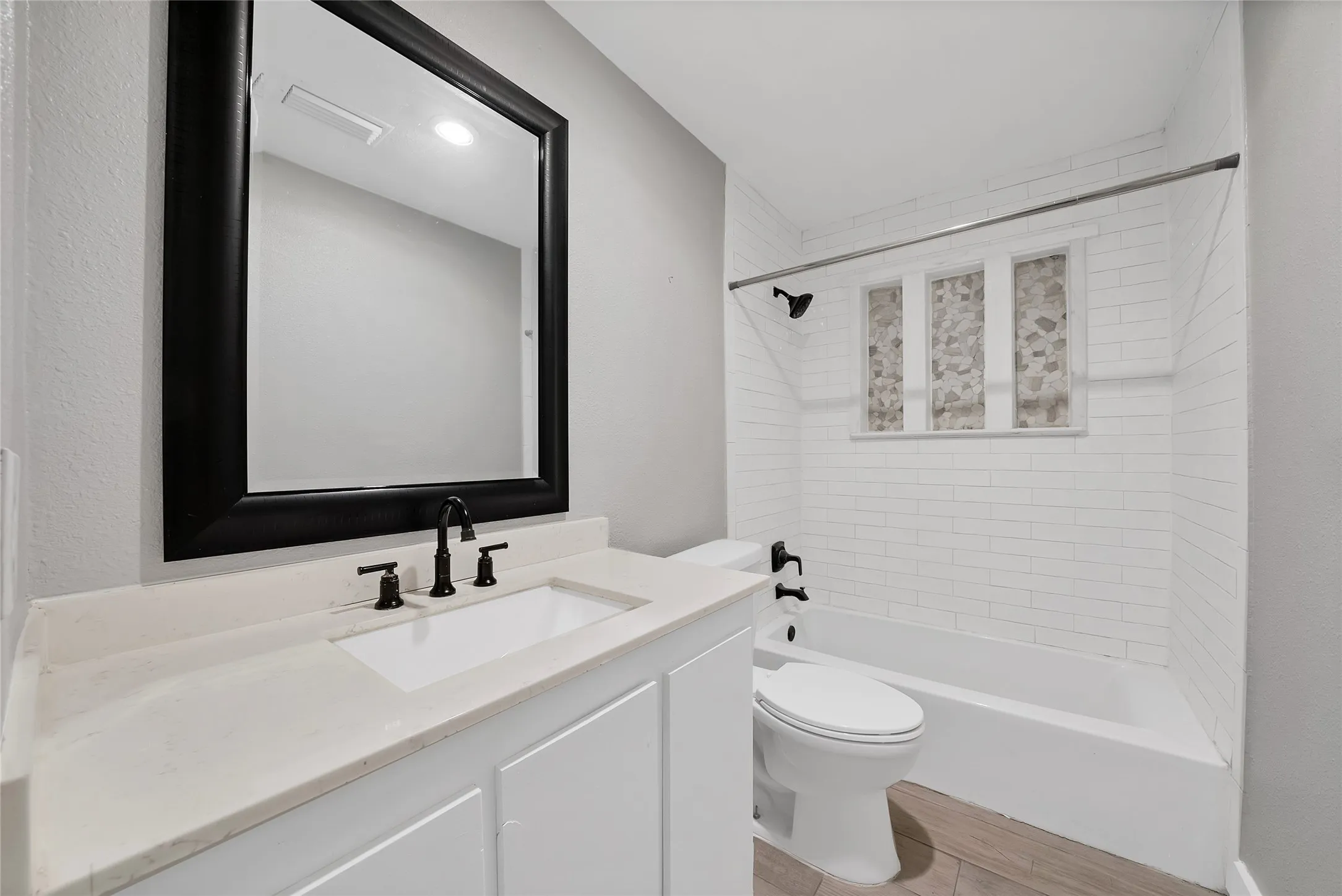 Single Family Residence For Sale in Dallas County , 2622 Arcady Drive, Garland, Texas 75041, 3 Bedroom, 1 Bathroom, 1 Garage spaces, 1,120 Sqft, built in 1960, mls#21389513, Real Estate Agent in Garland, Homes For Sale in Dallas county, Homes For Sale in Garland, Realtor in Garland Texas, Real Estate Brokerage Independent Realty Texas, Luminita Cordes Realtor