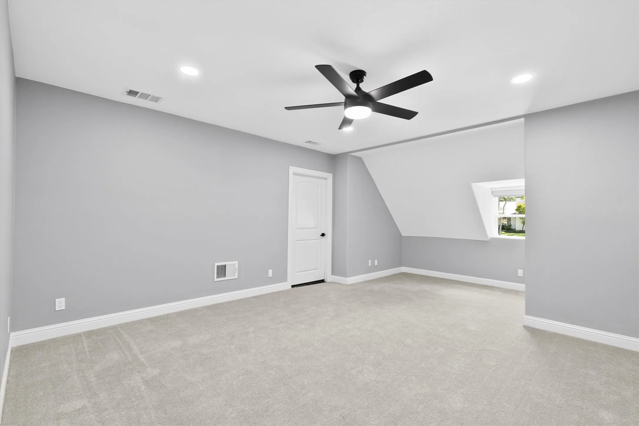 Single Family Residence For Rent in Dallas County , 11752 Valleydale Drive, Dallas, Texas 75230, 6 Bedroom, 5 Bathroom, 2 Garage spaces, 5,271 Sqft, built in 1956, mls#21390982, Real Estate Agent in Dallas, Homes For Rent in Dallas county, Homes For Rent in Dallas, Realtor in Dallas Texas, Real Estate Brokerage Independent Realty Texas, Luminita Cordes Realtor