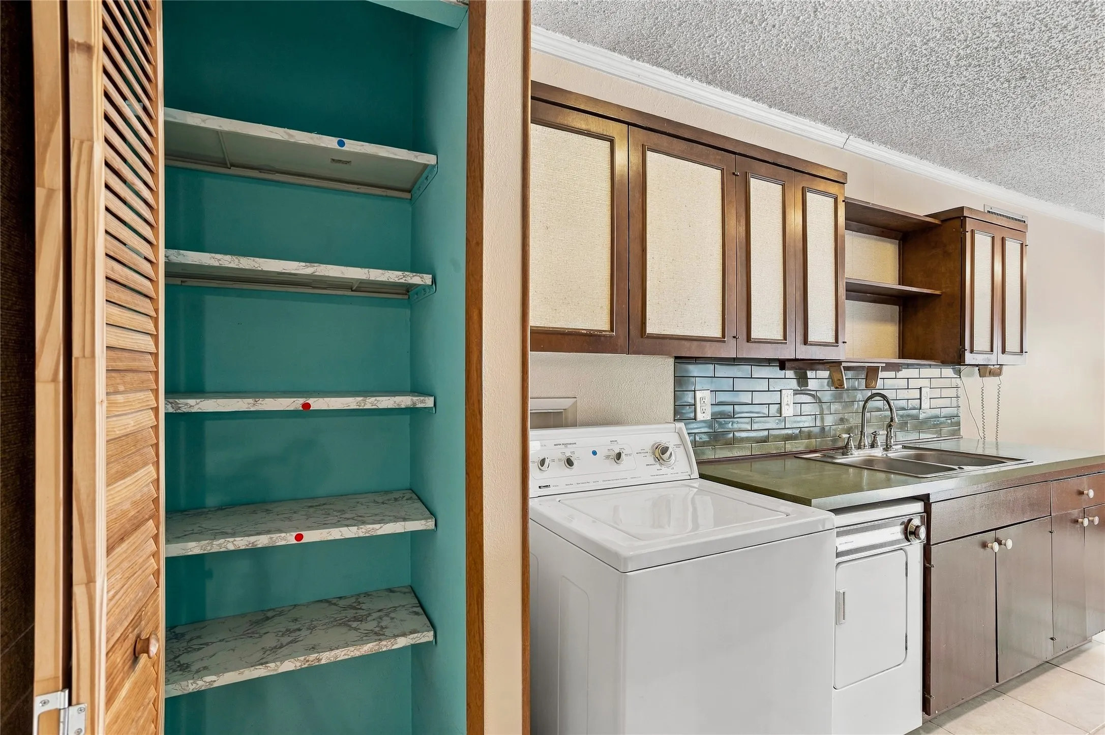 Single Family Residence For Sale in Dallas County , 5434 Laredo Lane, Garland, Texas 75043, 4 Bedroom, 2 Bathroom, Garage spaces, 1,750 Sqft, built in 1971, mls#21390976, Real Estate Agent in Garland, Homes For Sale in Dallas county, Homes For Sale in Garland, Realtor in Garland Texas, Real Estate Brokerage Independent Realty Texas, Luminita Cordes Realtor