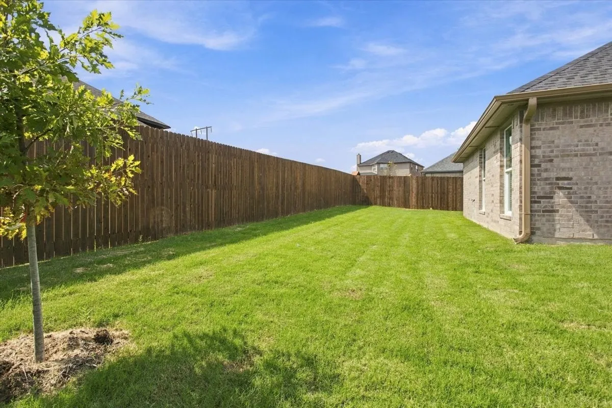 Single Family Residence For Sale in Grayson County , 4218 Hummingbird Drive, Sherman, Texas 75092, 4 Bedroom, 2 Bathroom, 2 Garage spaces, 1,600 Sqft, built in 2026, mls#21390985, Real Estate Agent in Sherman, Homes For Sale in Grayson county, Homes For Sale in Sherman, Realtor in Sherman Texas, Real Estate Brokerage Independent Realty Texas, Luminita Cordes Realtor