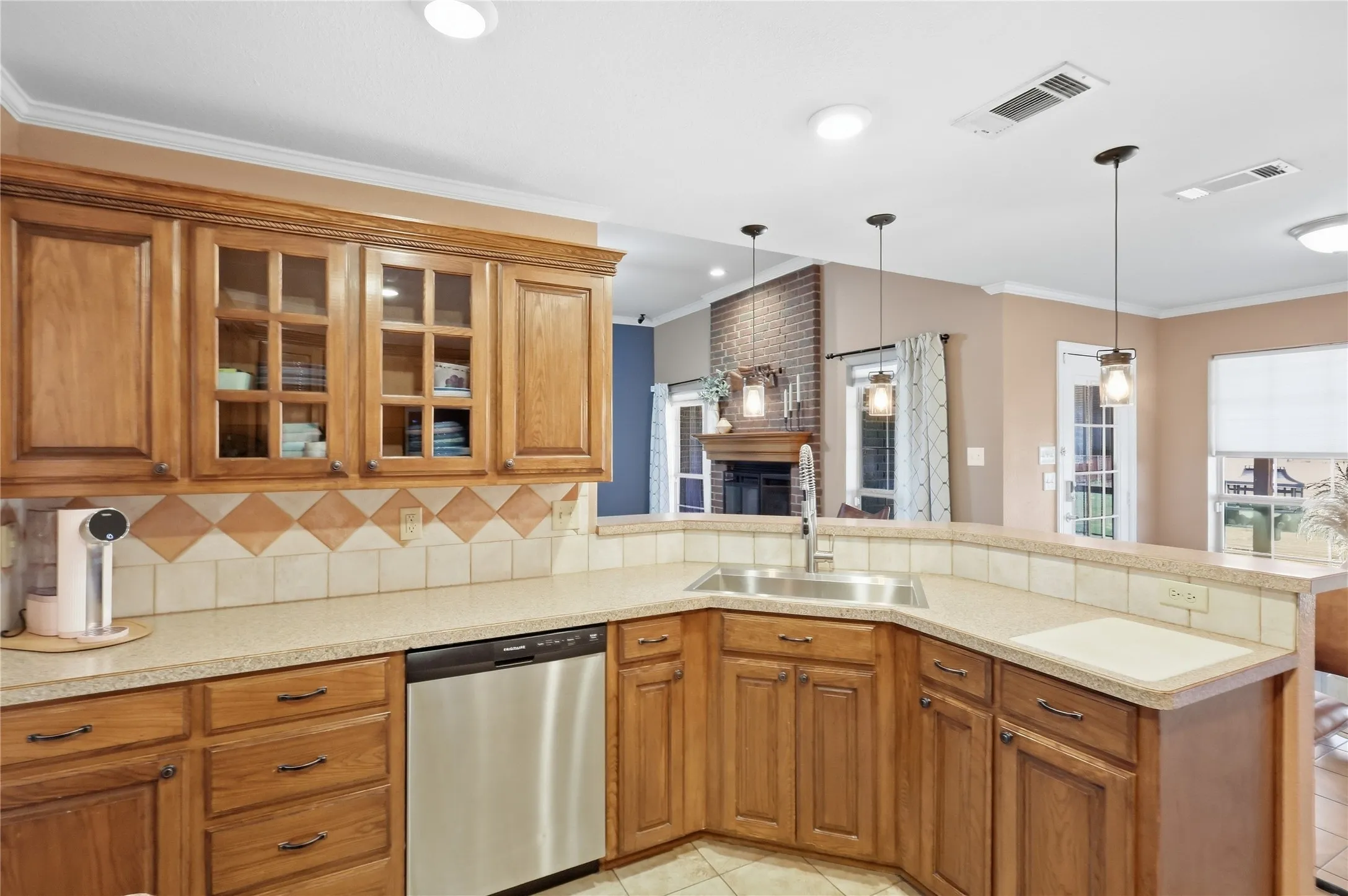 Single Family Residence For Sale in Kaufman County , 11151 County Road 213, Forney, Texas 75126, 4 Bedroom, 2 Bathroom, Garage spaces, 2,308 Sqft, built in 2003, mls#21380729, Real Estate Agent in Forney, Homes For Sale in Kaufman county, Homes For Sale in Forney, Realtor in Forney Texas, Real Estate Brokerage Independent Realty Texas, Luminita Cordes Realtor