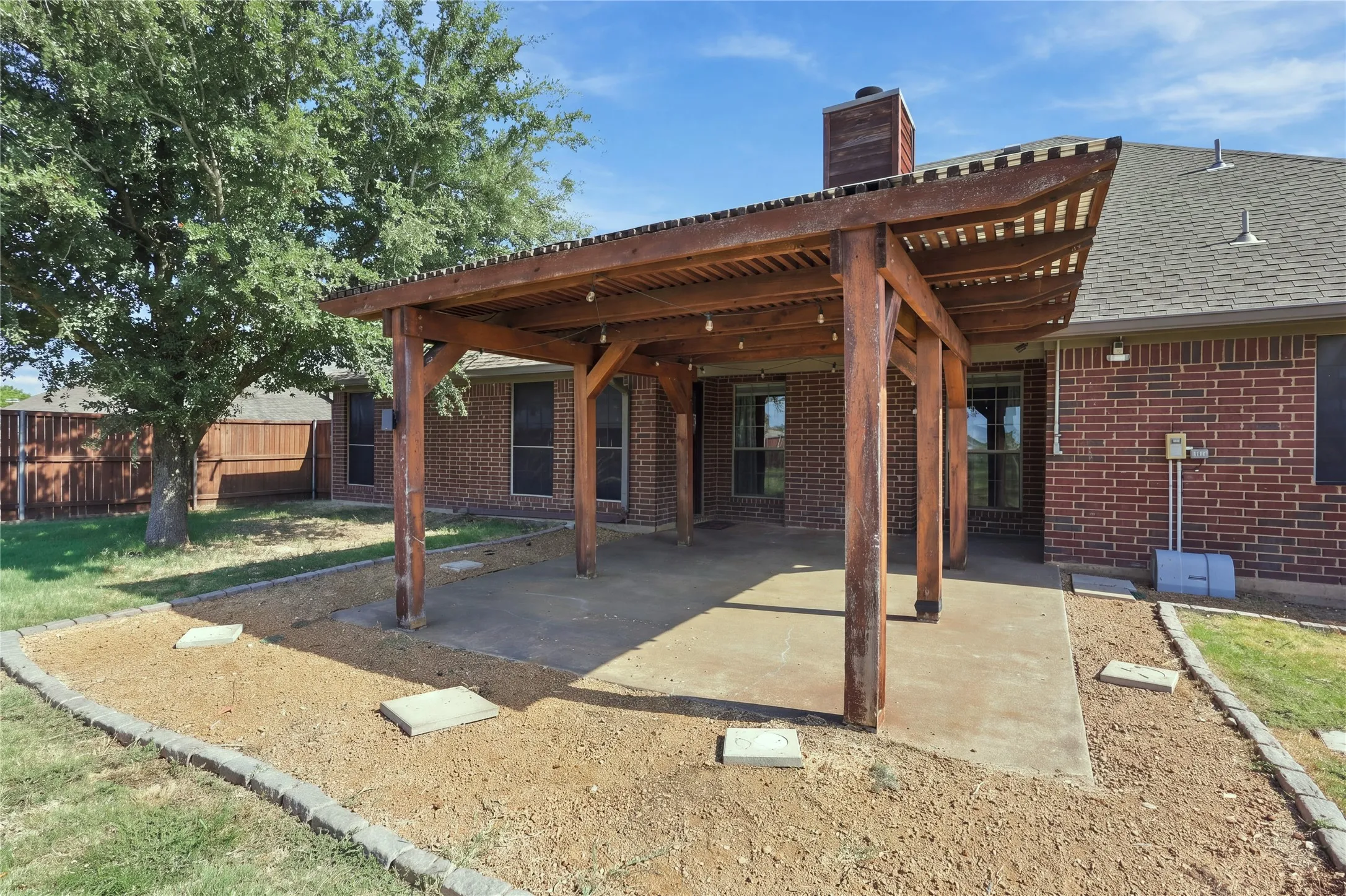 Single Family Residence For Sale in Kaufman County , 11151 County Road 213, Forney, Texas 75126, 4 Bedroom, 2 Bathroom, Garage spaces, 2,308 Sqft, built in 2003, mls#21380729, Real Estate Agent in Forney, Homes For Sale in Kaufman county, Homes For Sale in Forney, Realtor in Forney Texas, Real Estate Brokerage Independent Realty Texas, Luminita Cordes Realtor