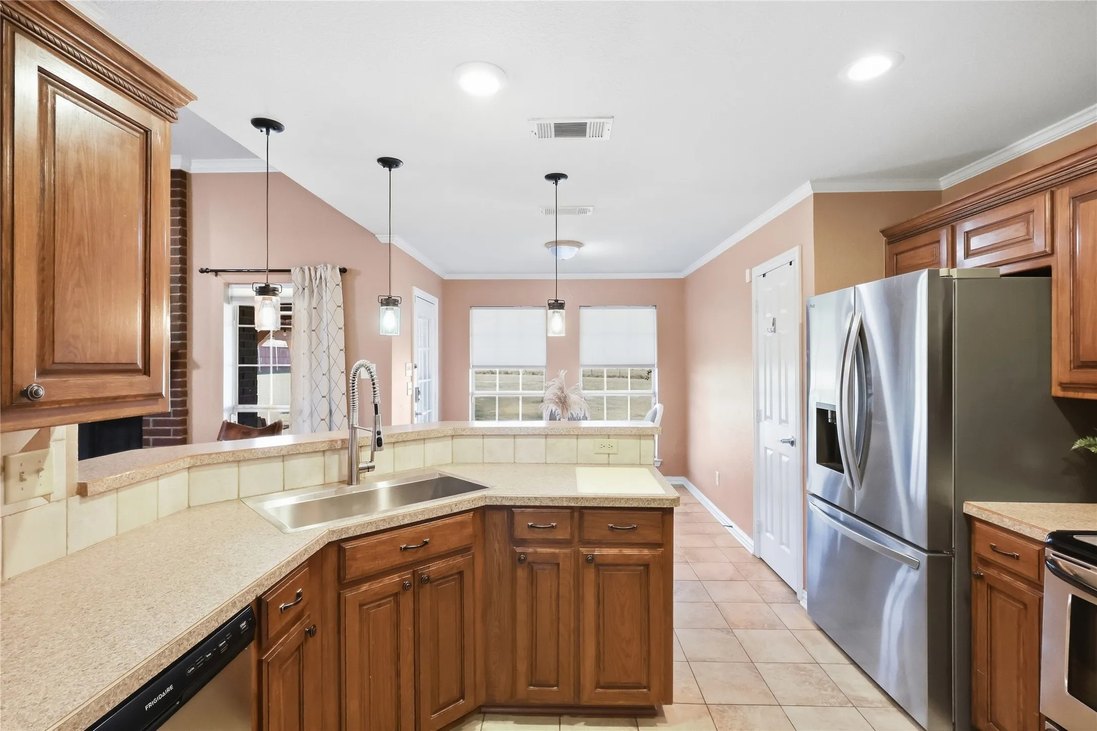 Single Family Residence For Sale in Kaufman County , 11151 County Road 213, Forney, Texas 75126, 4 Bedroom, 2 Bathroom, Garage spaces, 2,308 Sqft, built in 2003, mls#21380729, Real Estate Agent in Forney, Homes For Sale in Kaufman county, Homes For Sale in Forney, Realtor in Forney Texas, Real Estate Brokerage Independent Realty Texas, Luminita Cordes Realtor