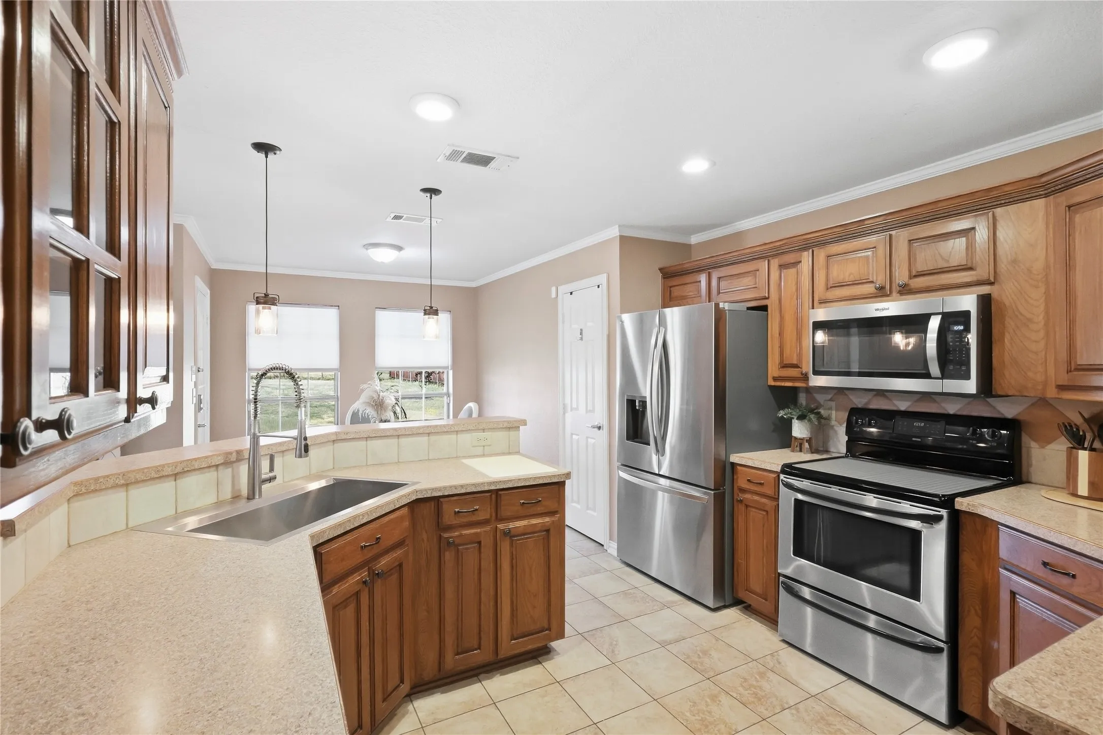 Single Family Residence For Sale in Kaufman County , 11151 County Road 213, Forney, Texas 75126, 4 Bedroom, 2 Bathroom, Garage spaces, 2,308 Sqft, built in 2003, mls#21380729, Real Estate Agent in Forney, Homes For Sale in Kaufman county, Homes For Sale in Forney, Realtor in Forney Texas, Real Estate Brokerage Independent Realty Texas, Luminita Cordes Realtor
