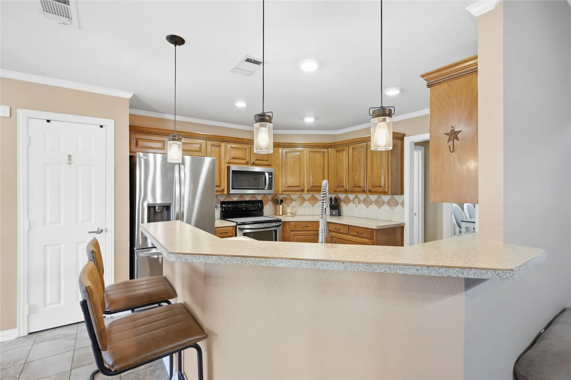 Single Family Residence For Sale in Kaufman County , 11151 County Road 213, Forney, Texas 75126, 4 Bedroom, 2 Bathroom, Garage spaces, 2,308 Sqft, built in 2003, mls#21380729, Real Estate Agent in Forney, Homes For Sale in Kaufman county, Homes For Sale in Forney, Realtor in Forney Texas, Real Estate Brokerage Independent Realty Texas, Luminita Cordes Realtor